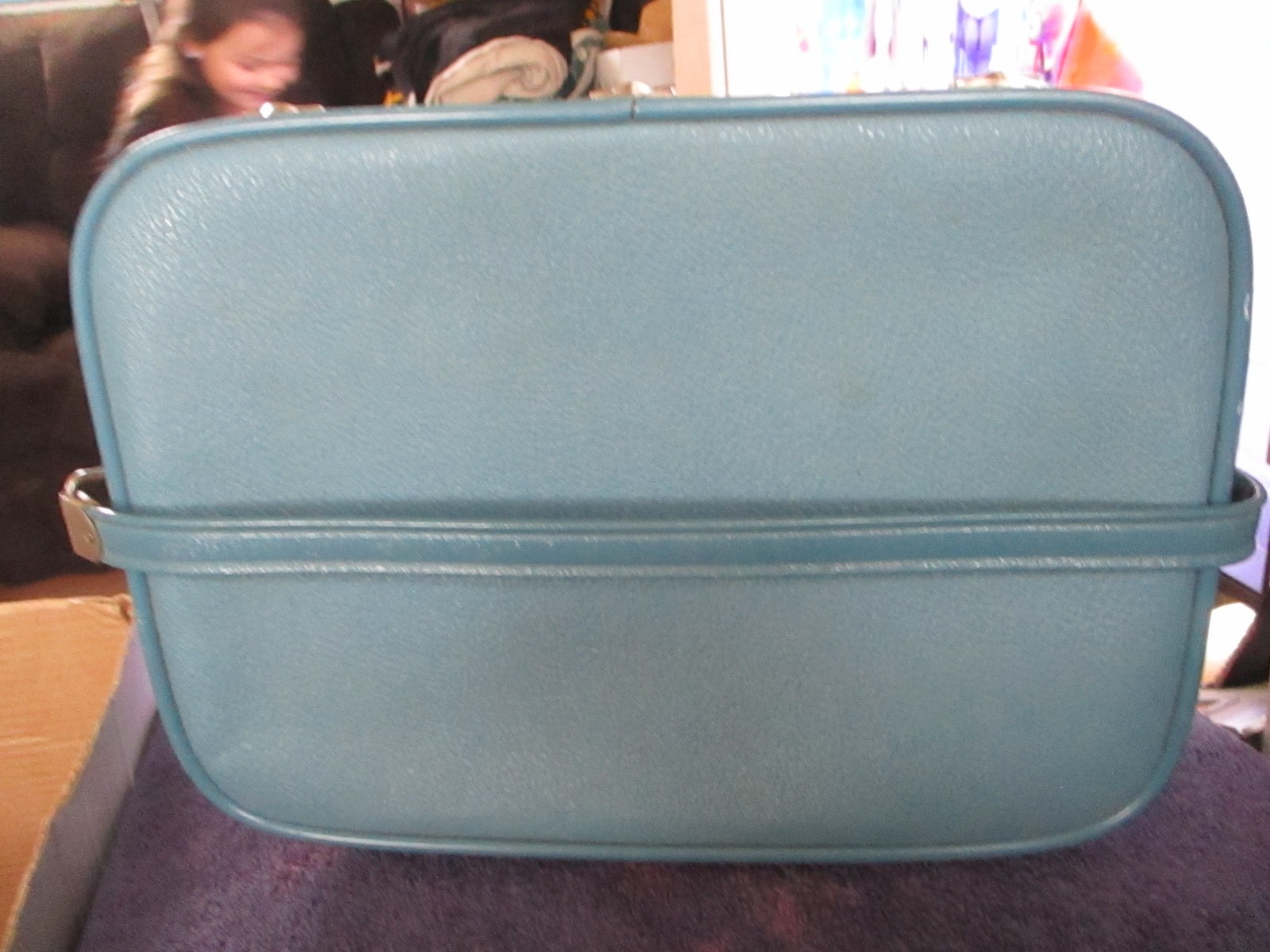 Vintage Imperial Train Case – Blue – 14″ x 10.5″ x 9″ – No Keys – No Mirror