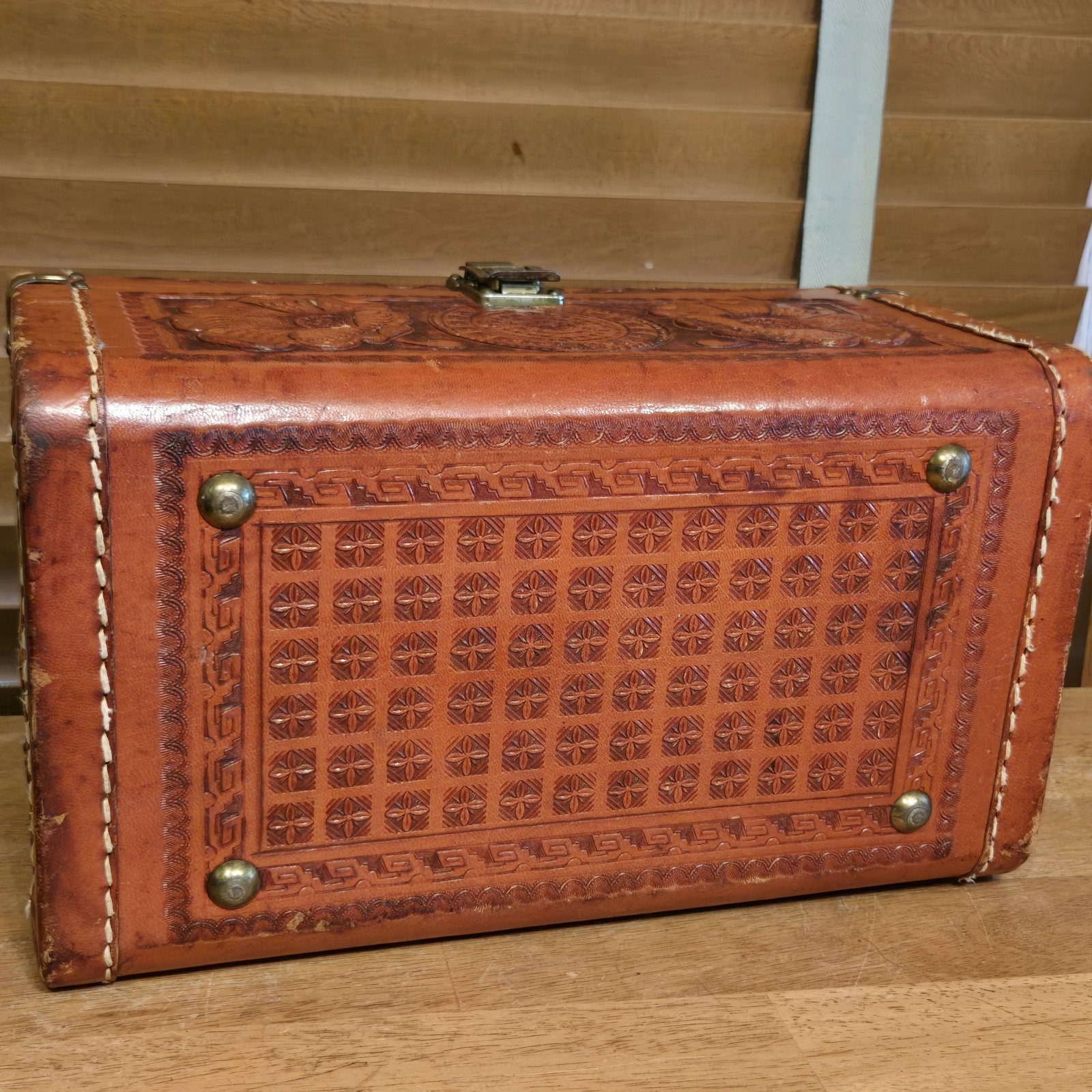 Artmex Antique 40s Hand Tooled 3-D Floral Leather Train Case Jewelry Luggage Key