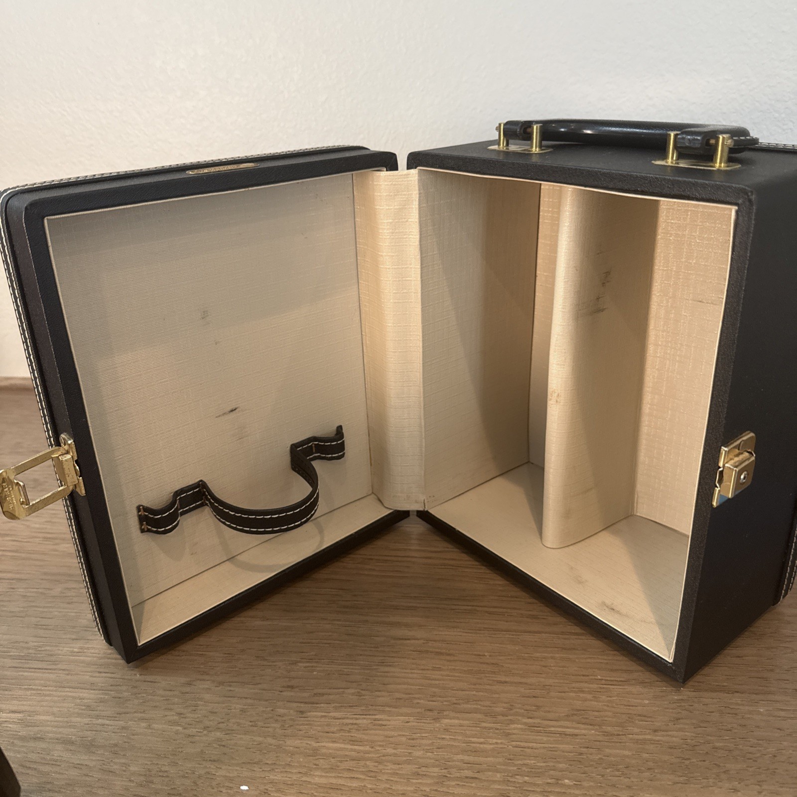 Trans World Creations Leather Hardcase Vintage Case Black 8.5” X 10.5” X 4.5”