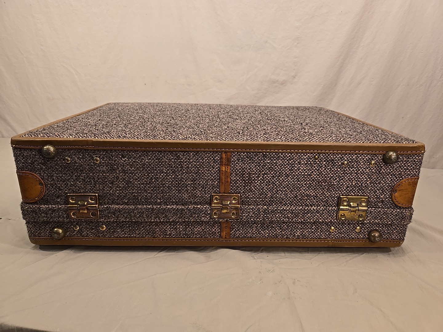 VTG HARTMANN LEATHER BELTED TWEED TRAVEL CASE COMBINATION LOCK LUGGAGE SUITCASE