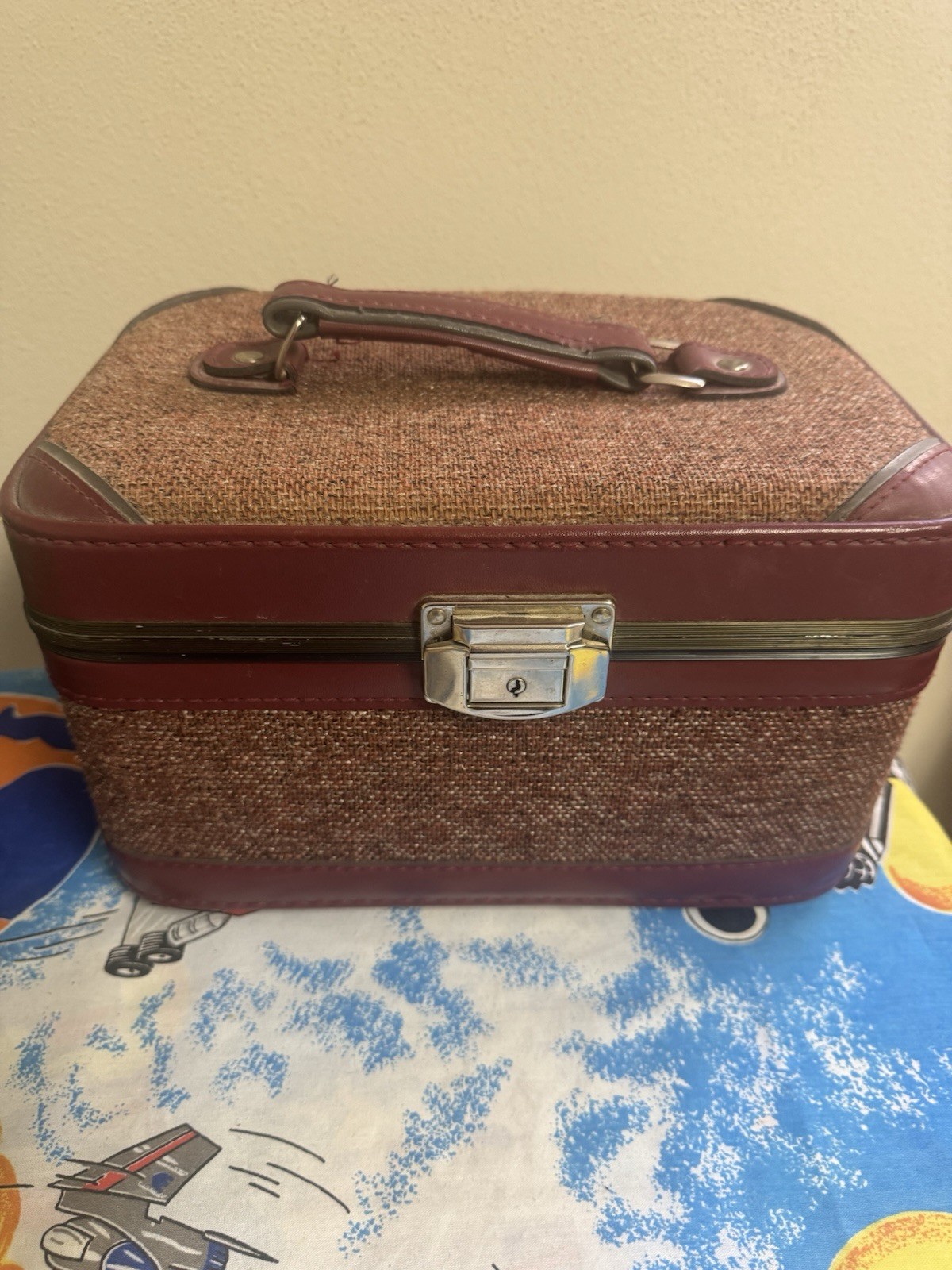 Vintage Train Case Burgundy Tweed with Tray & Mirror 12.5 X 8 X 7.5 Unbranded