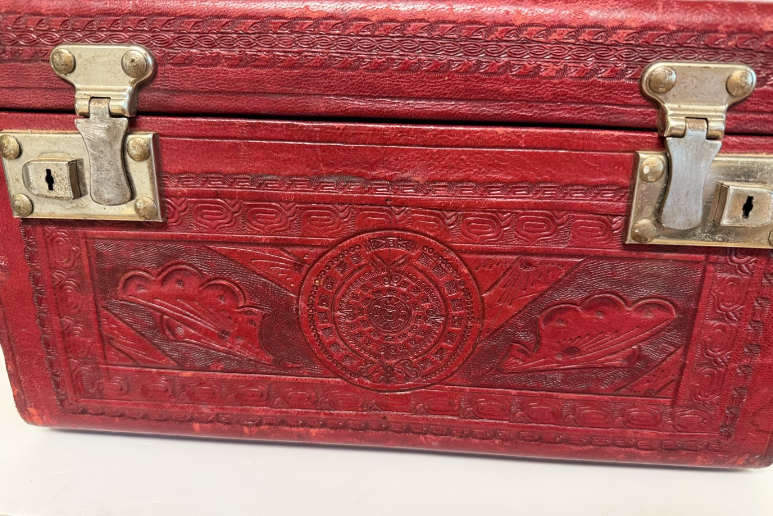 VINTAGE 1940’S HAND TOOLED RED LEATHER TRAIN CASE