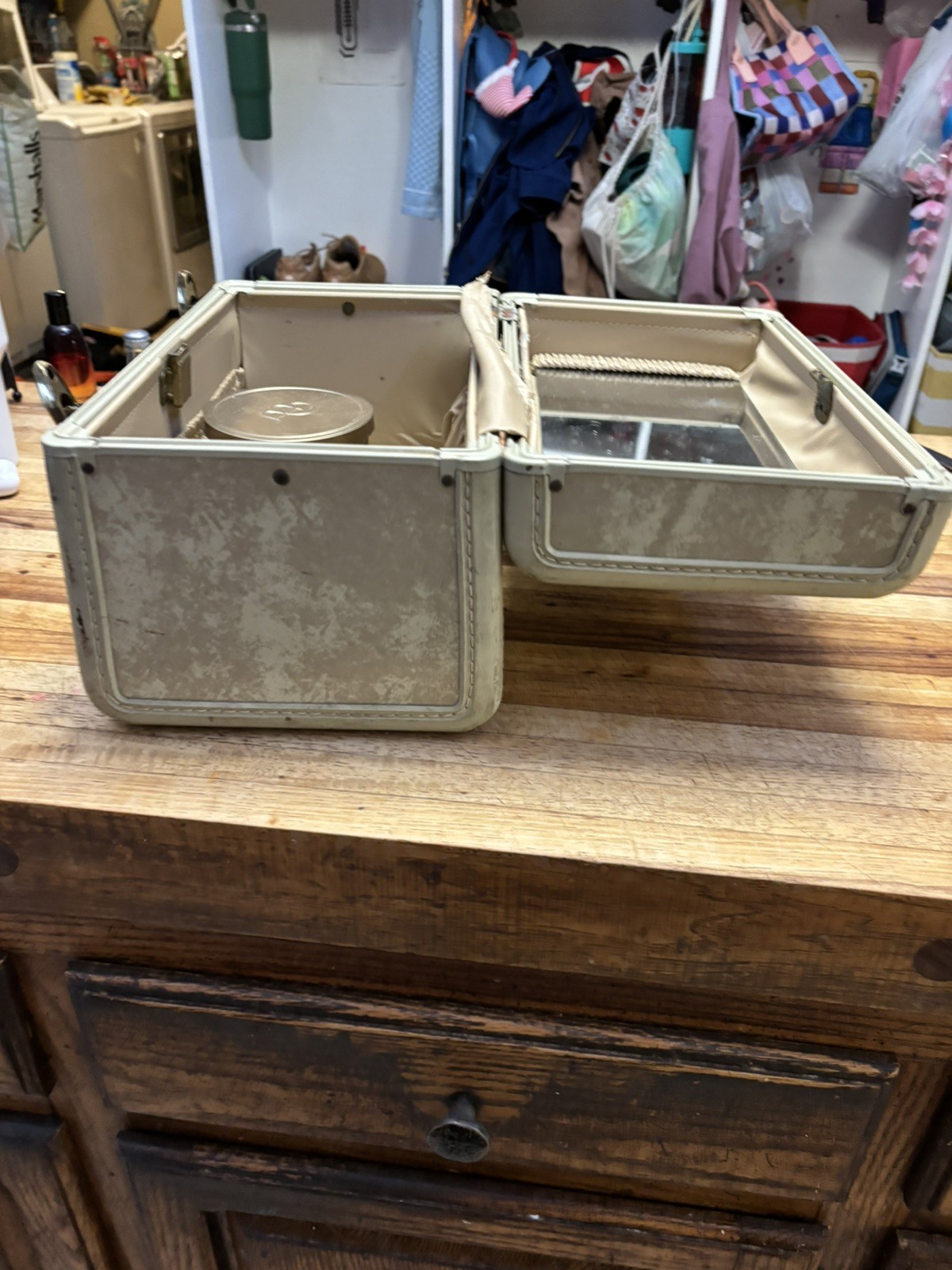 1960s Samsonite Shwayder Bros style 4512 Beige Marbled Cosmetic Train Hardcase