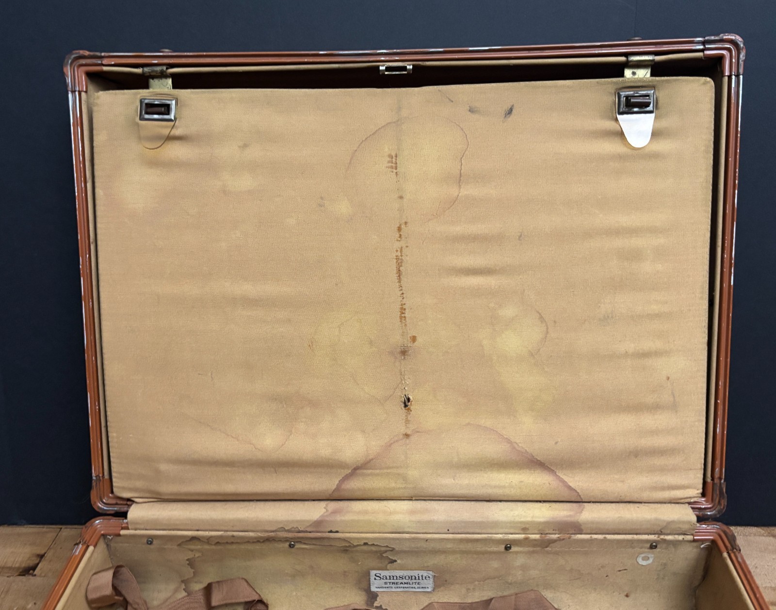 Vintage Samsonite Streamlite Suitcase Brown 20″ x 15″ x 6″
