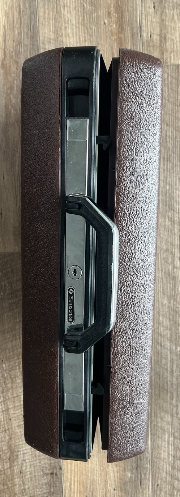 Vintage Samsonite Broker Briefcase Hard Shell Scuff Marks No Key Alignment Off