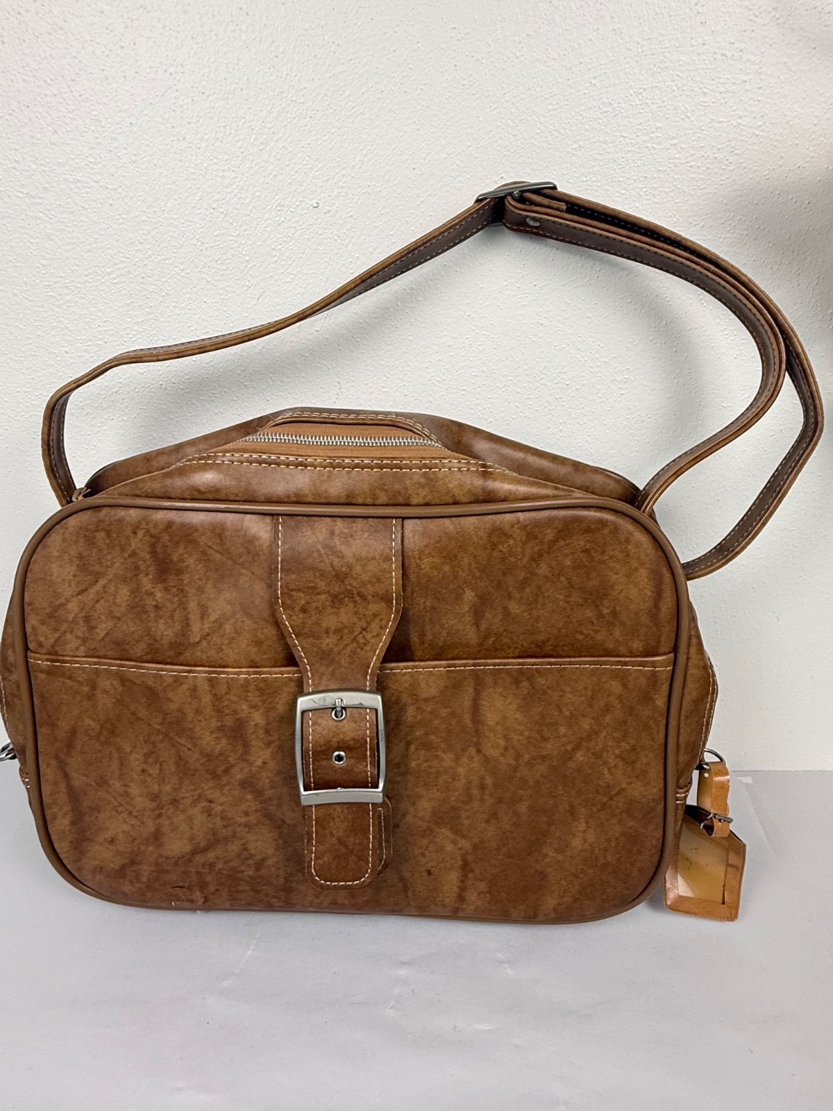 VTG 60’s Amelia Earhart Faux Leather Travel Bag Shoulder Bag Tan Camel 17 x 12″