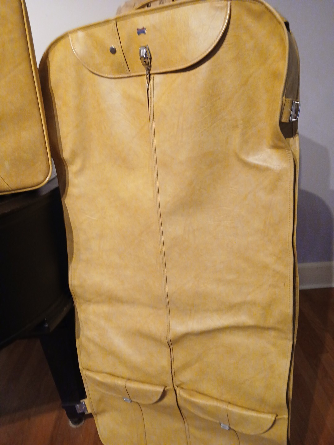 1975 2 American Tourister Escort Luggage & Suit/Dress Hanger w/ HANGERS Yellow