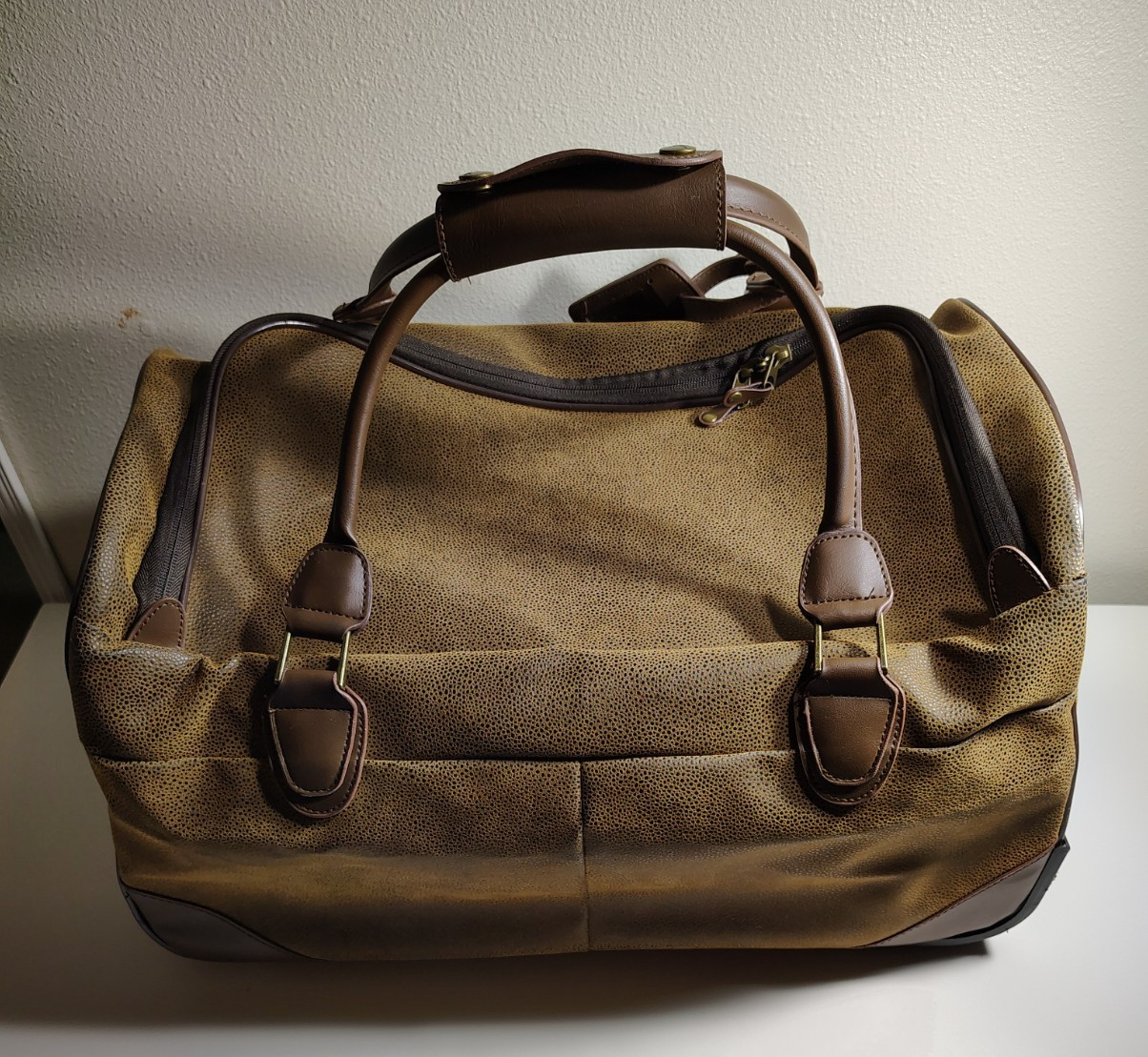 VTG Kangol Faux Suede Duffel Roller Bag Luggage Med-Large Brown Travel Weekend