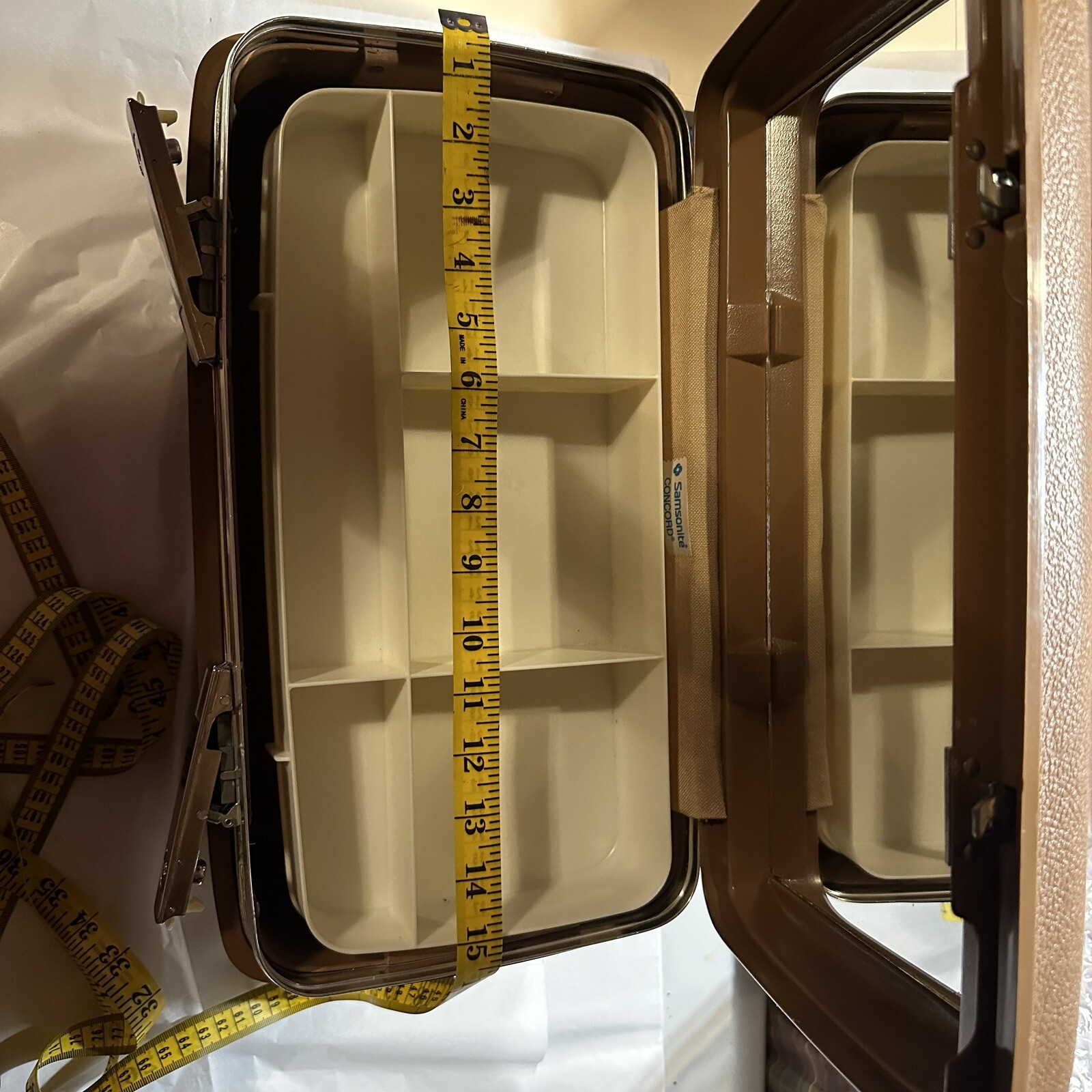 1970s Concord Samsonite hard brown cosmetic carry case,has tray, bag, mirror
