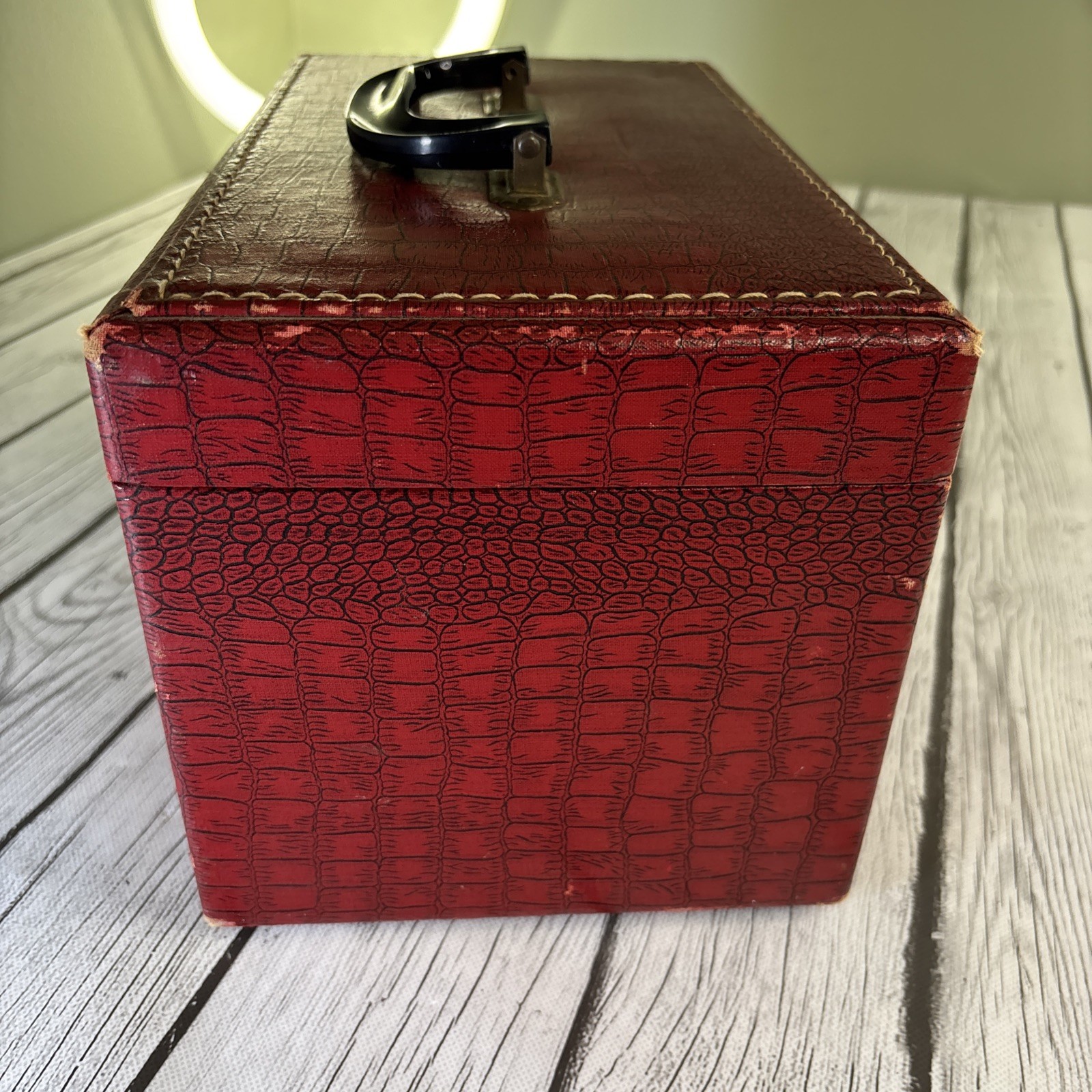 Vintage 1940-1950s Red Faux Alligator Hard Train Case Cosmetic Makeup Luggage.