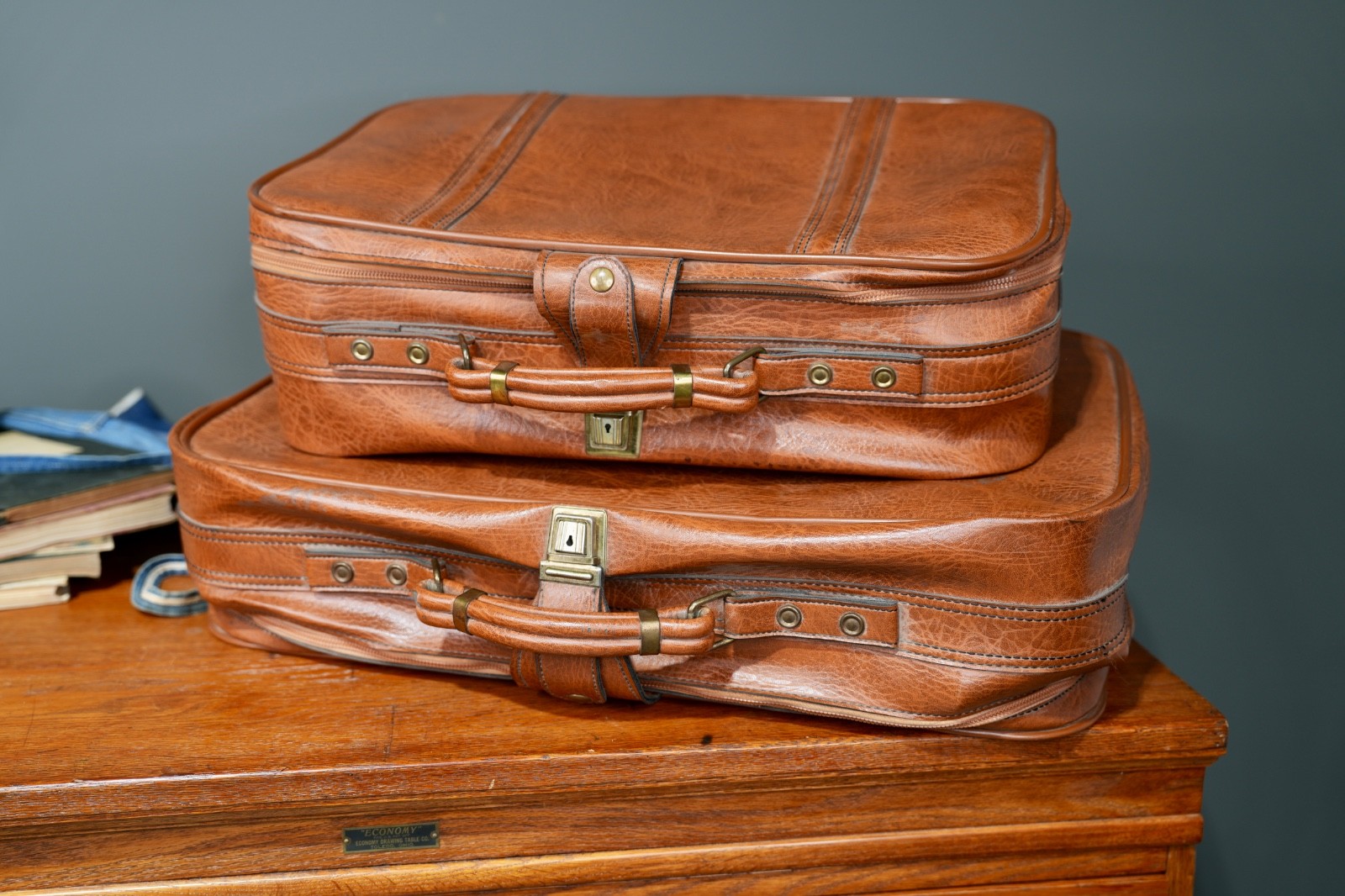 Vintage 1970s Brown Suitcase Luggage Faux Leather Handle Scovill Zipper lock key