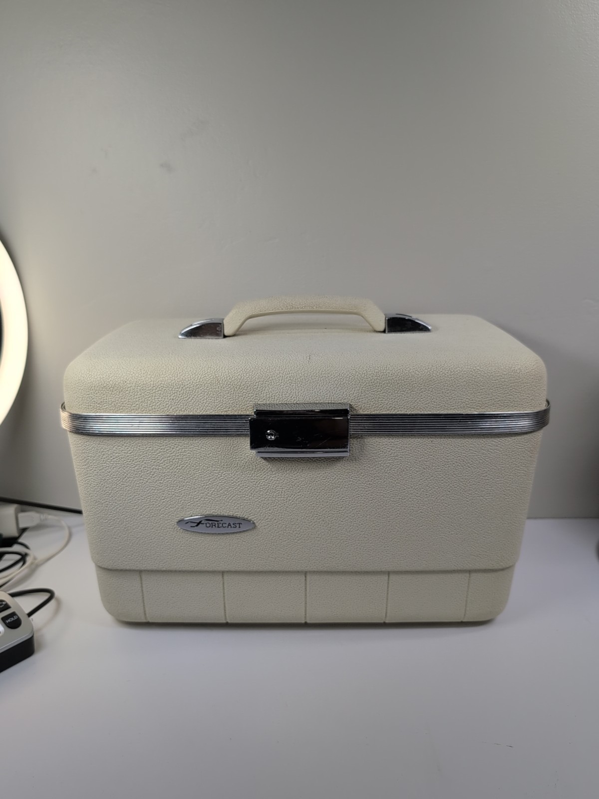 Train Case Makeup Beige Tray Suitcase Luggage Sears Forecast Travel Vintage