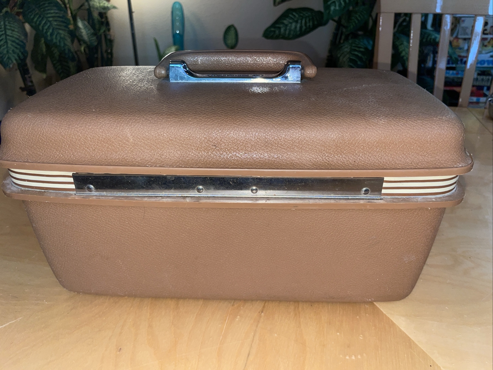 Vintage Samsonite Brown Concord Train Case Make Up Case + Key & Mirror No Tray