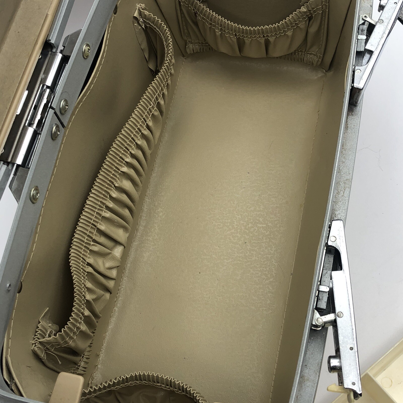 Samsonite Travel Vanity Case Brown With Mirror And Insert Divided Tray