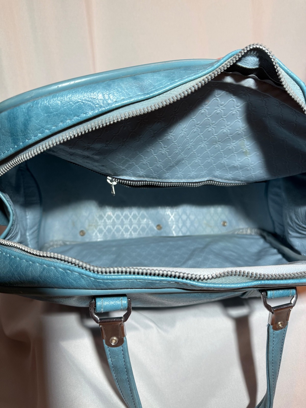 Vintage American Tourister CarryOn Overnight Bag Luggage Tote Blue Weekender
