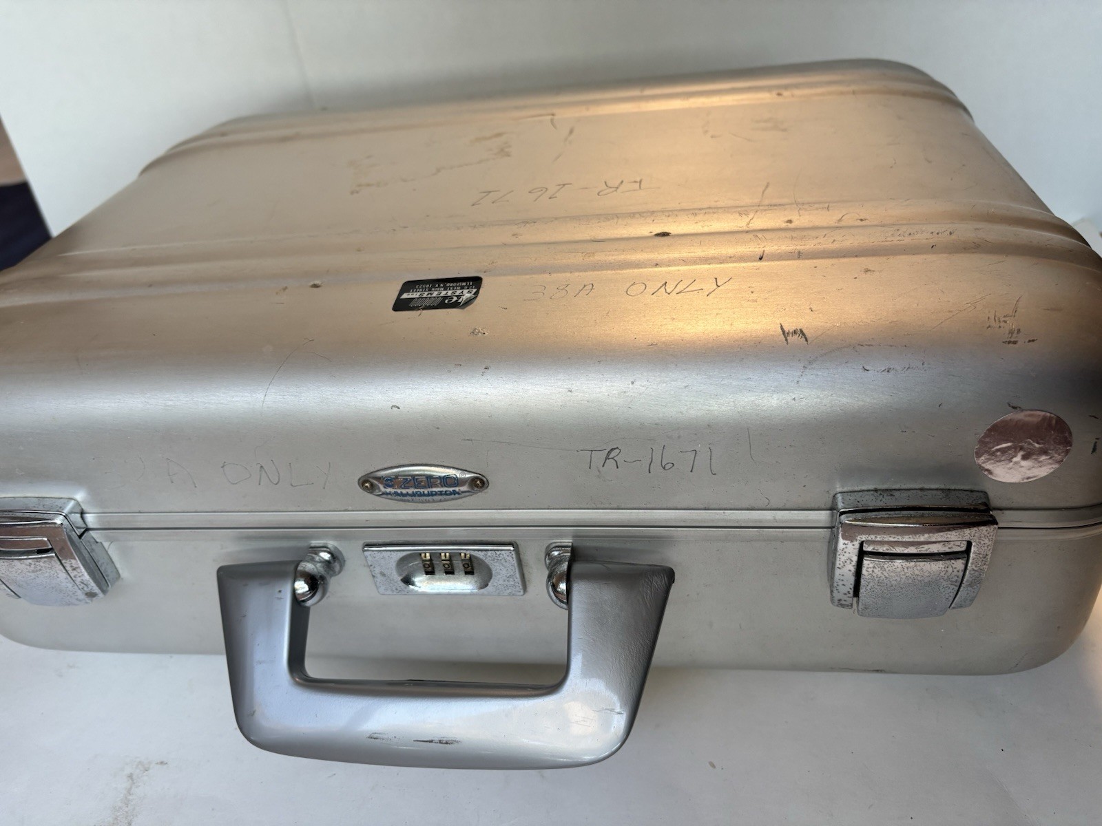 Vintage Zero Halliburton Aluminum Case 18x13x6 Combo Lock Briefcase Suitcase slv