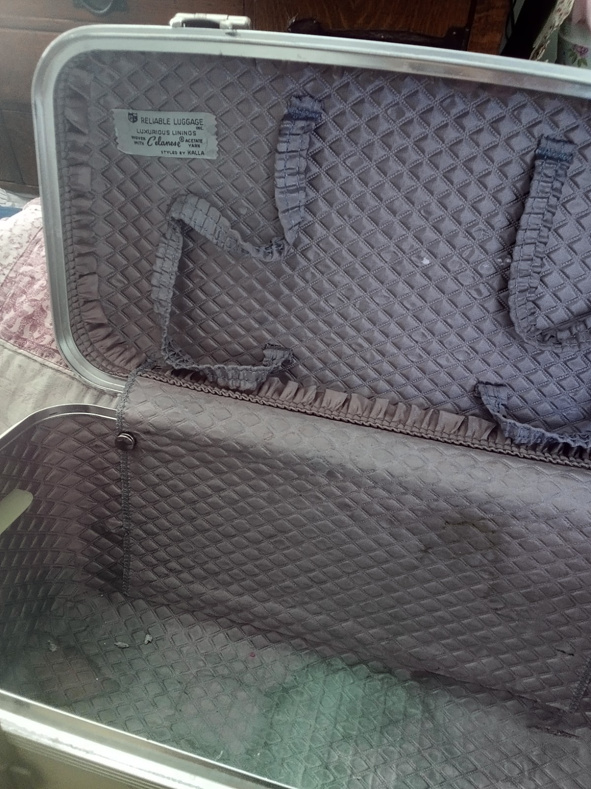 Vintage 1960s Airway Travel Train Suitcase Hard case Reliable Luggage Co.