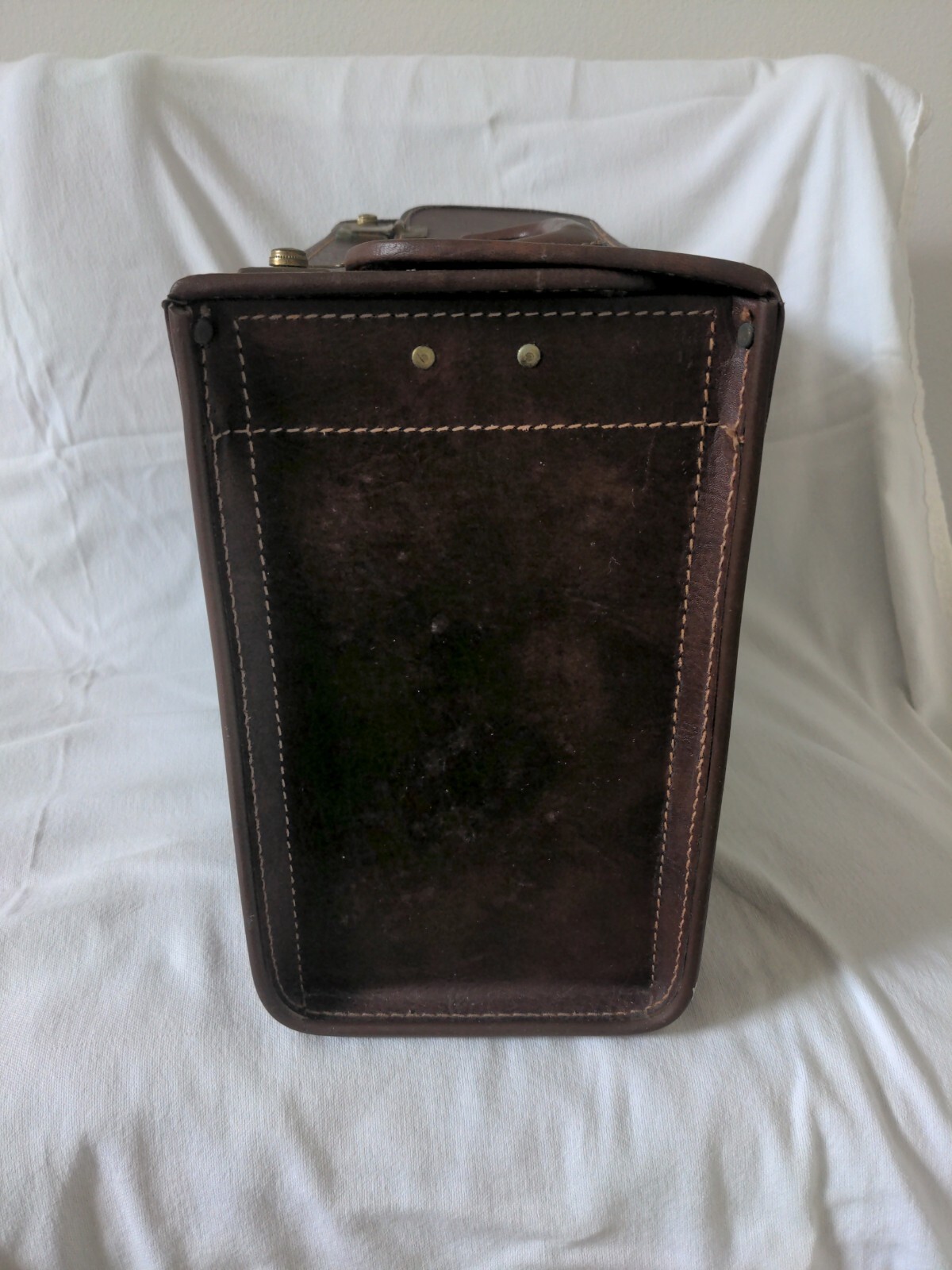 Vintage Howe Leather Case Bag Salesman Pilot Brief Case See Description