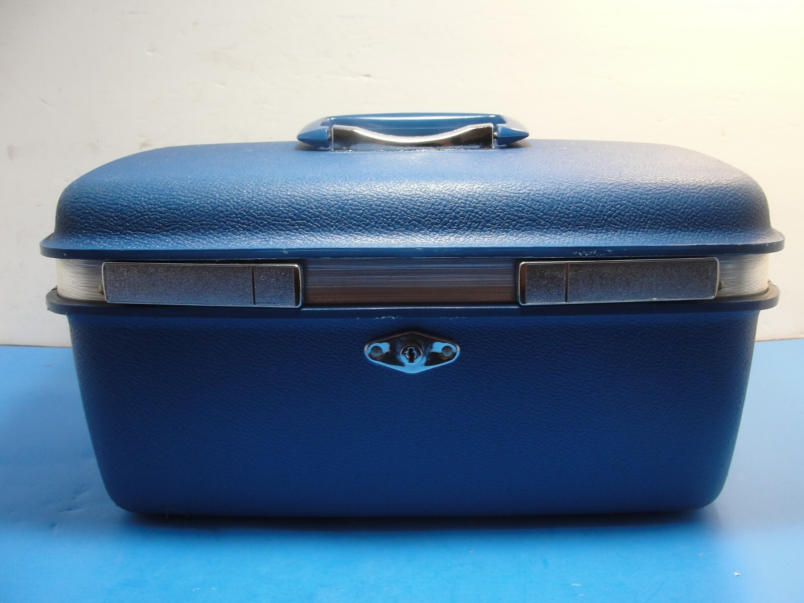 VINTAGE SAMSONITE ROYAL TRAVELLER MEDALIST BLUE MAKEUP TRAIN CASE TRAY & MIRROR