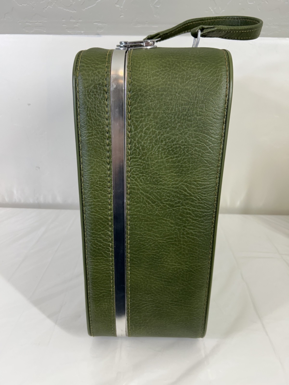 Vintage MCM Retro 60’s 70’s VENTURA Green Purple Blue Floral SUITCASE Luggage