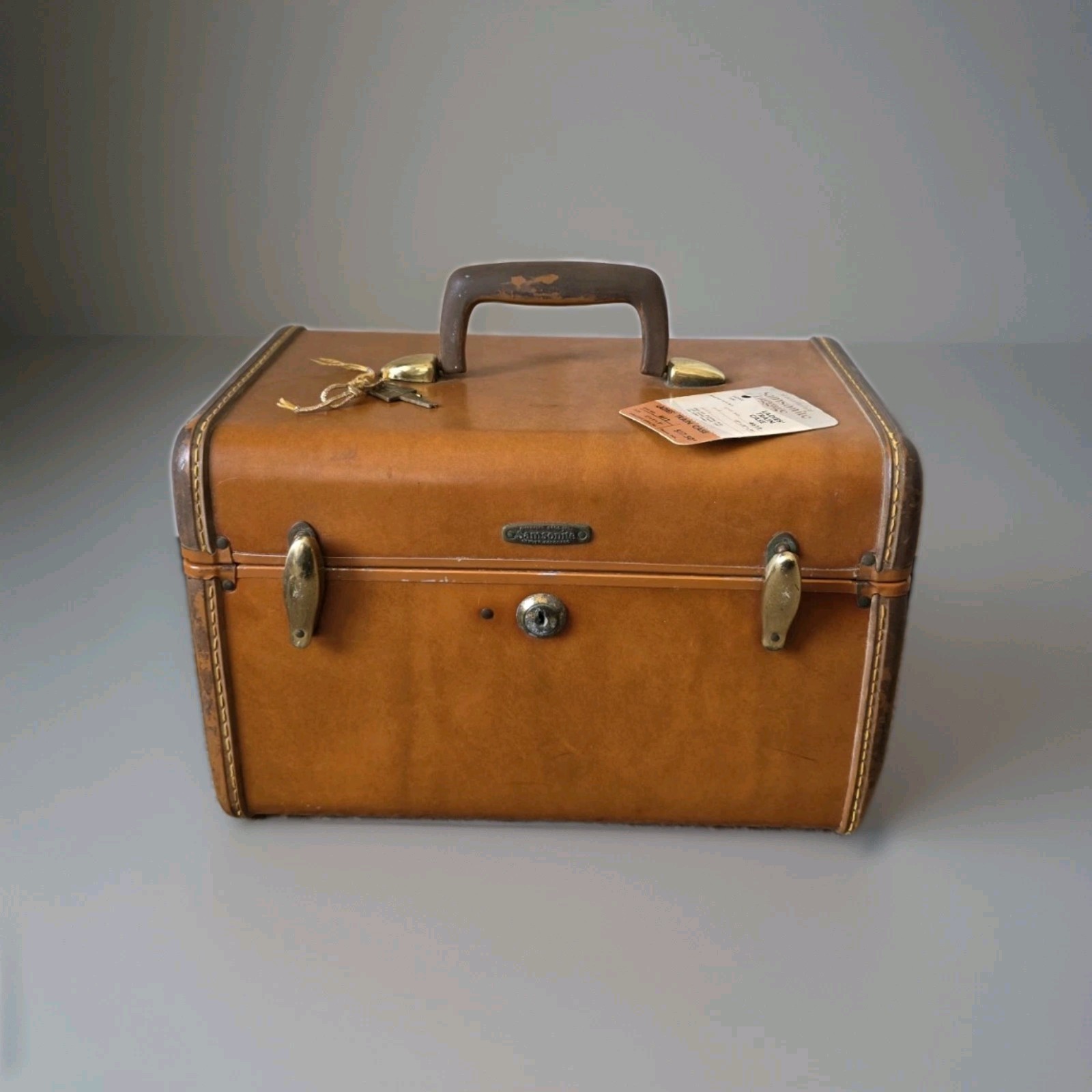 Vintage Samsonite Train Luggage W/Key Style 4612