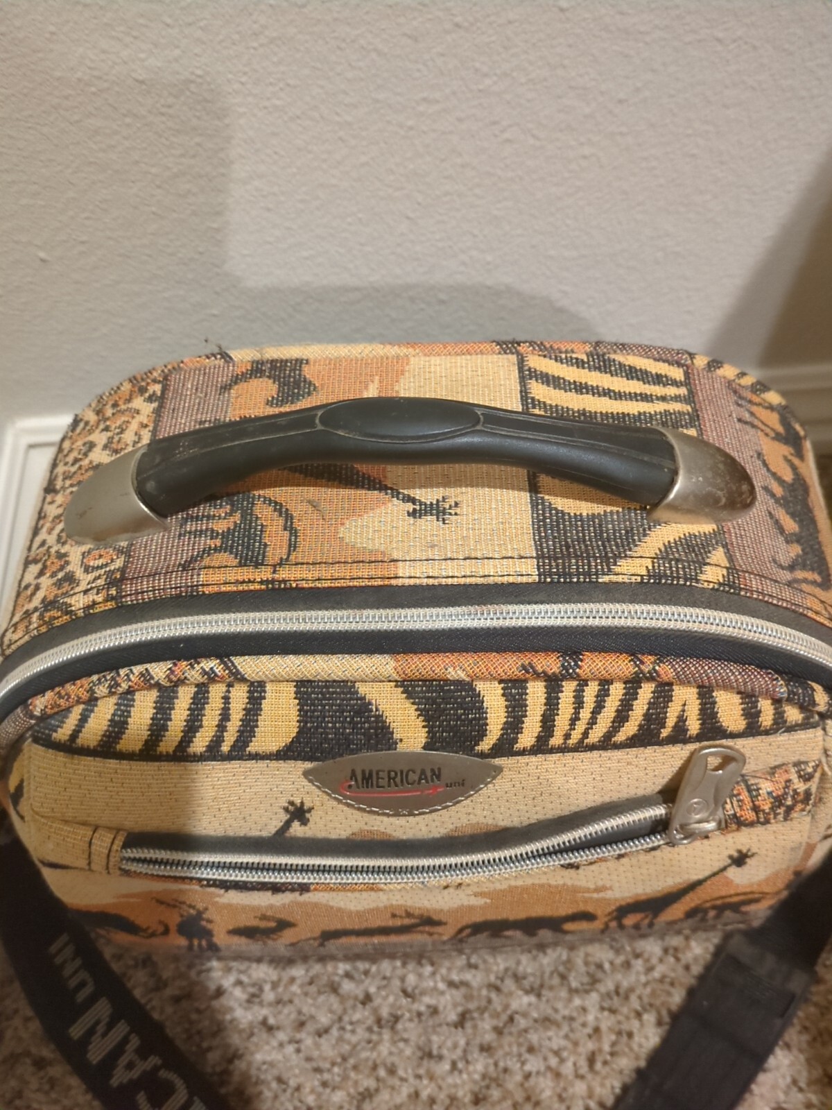 Vintage Travel Bag ~ American Uni