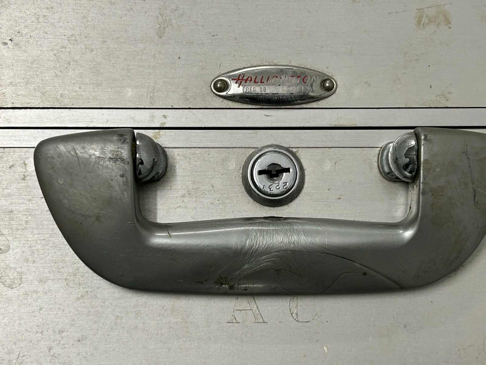 Vintage Halliburton Aluminum Suitcase 21″ x 13″ x 6″ No Key Blue Lining