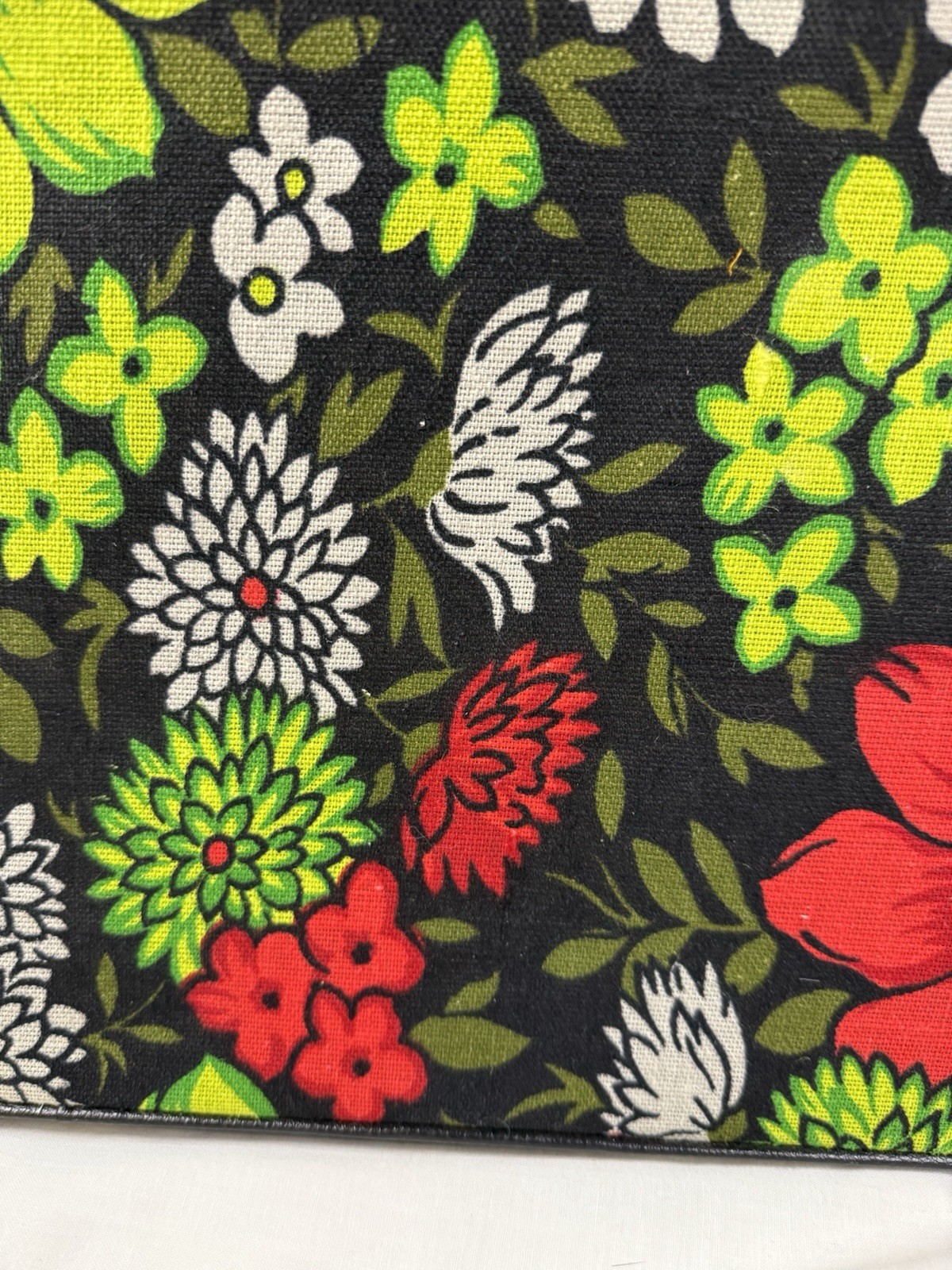 Bantam Travelware Floral Suitcase No Key 16 x 10 x 3.5 inch Vintage 70s