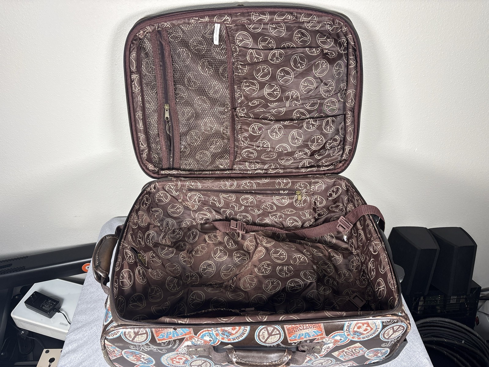 XOXO Leather Travel Print Brown Rolling Suitcase Carry On Luggage Bag