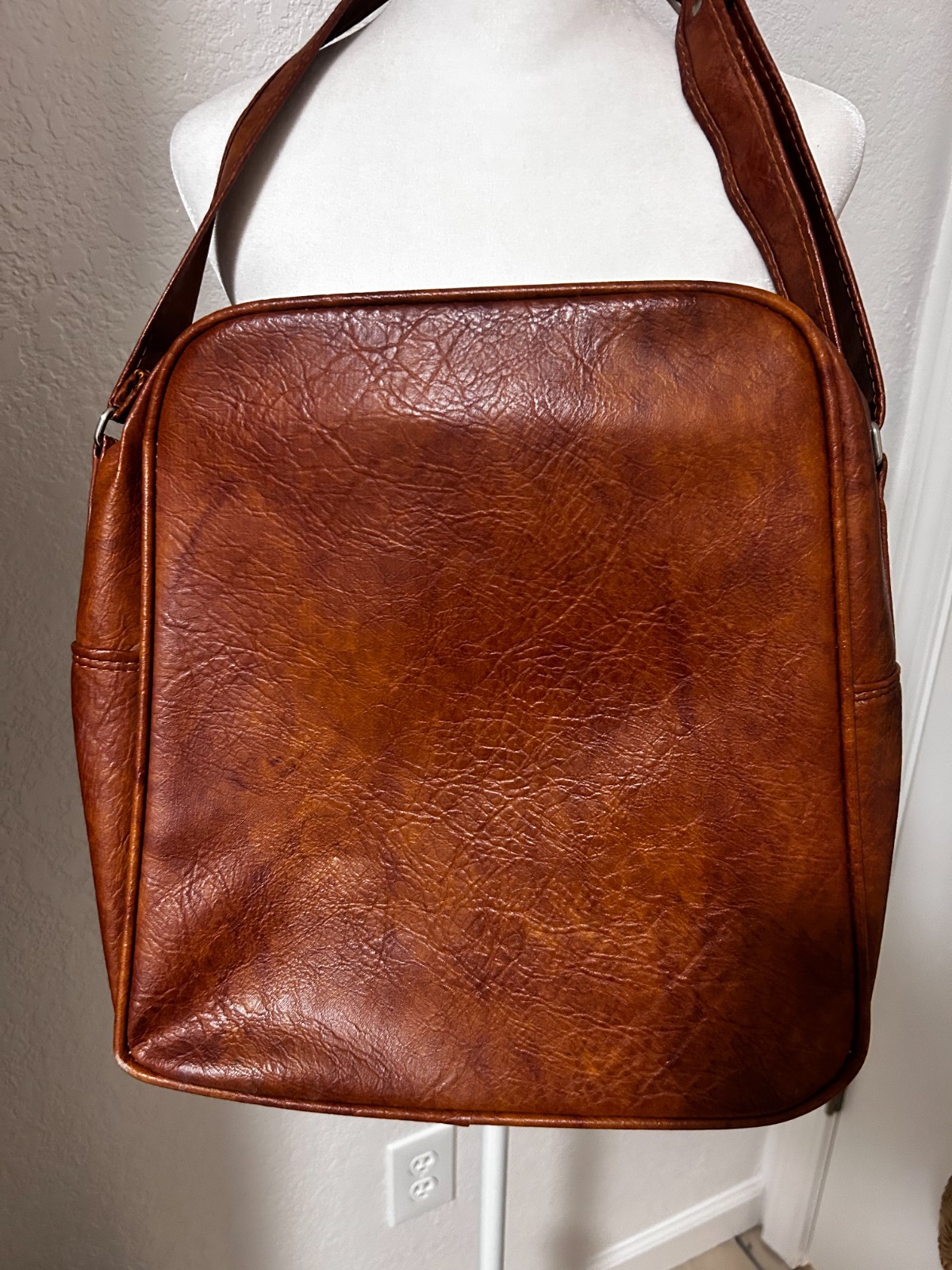 Samsonite Sonora II Vintage Womens Shoulder Messenger Bag Brown Vegan Leather