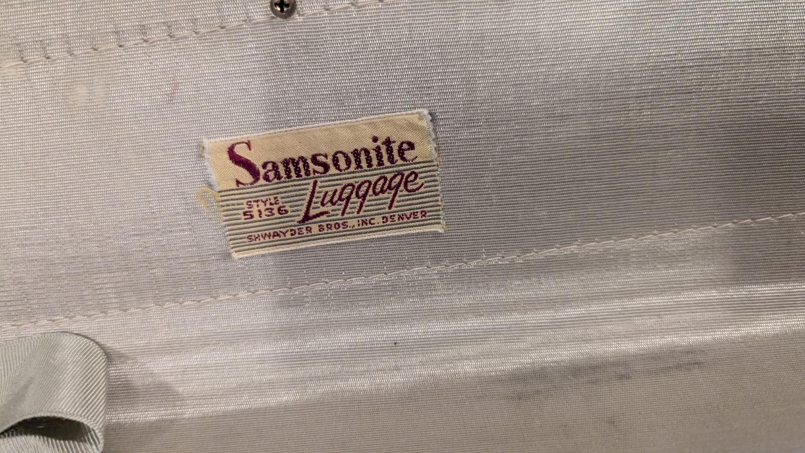 Vintage Samsonite 26″ Bermuda Marbled Green Suitcase “The Big One” “Read”