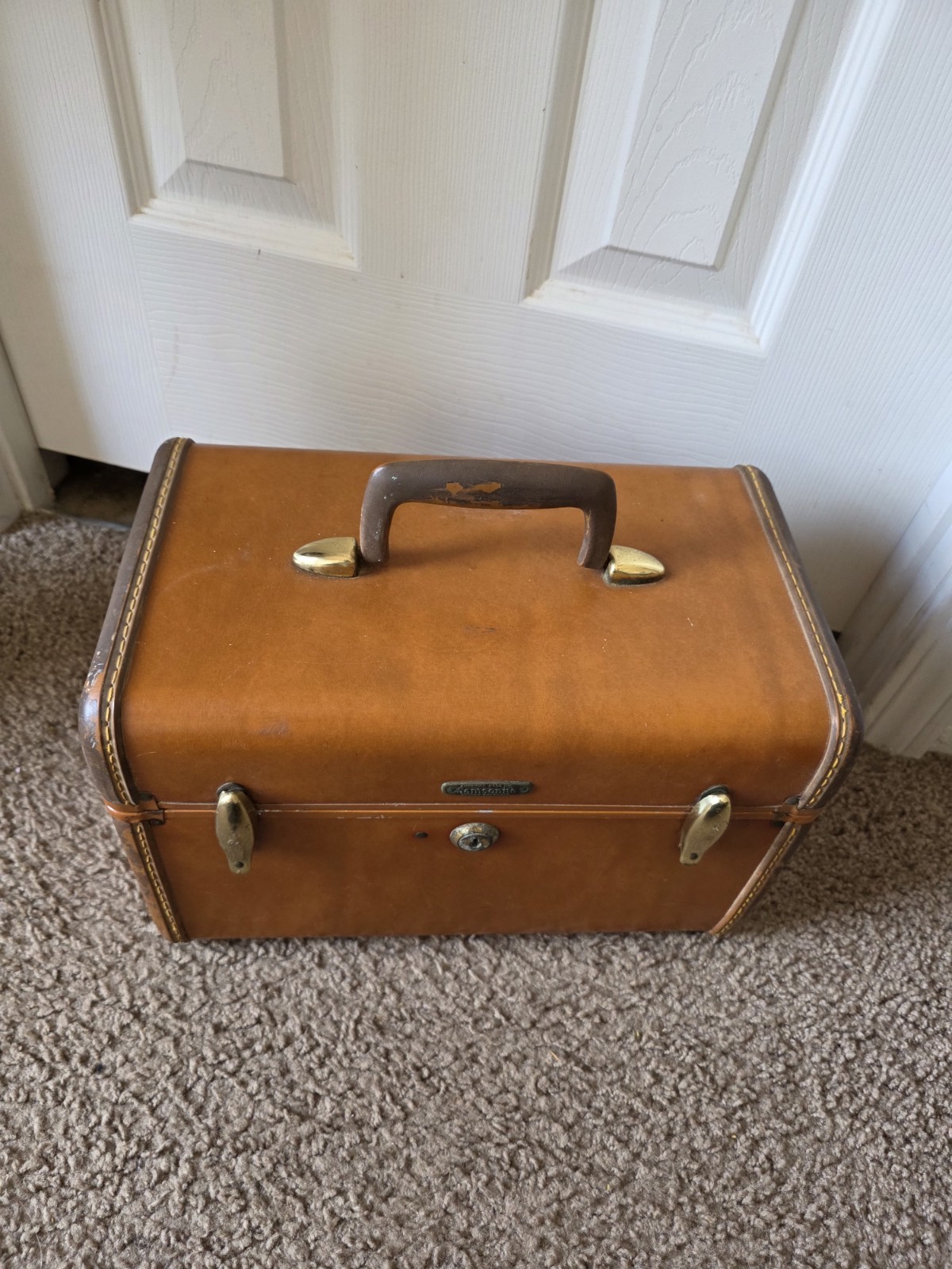 Vintage Samsonite Train Luggage W/Key Style 4612