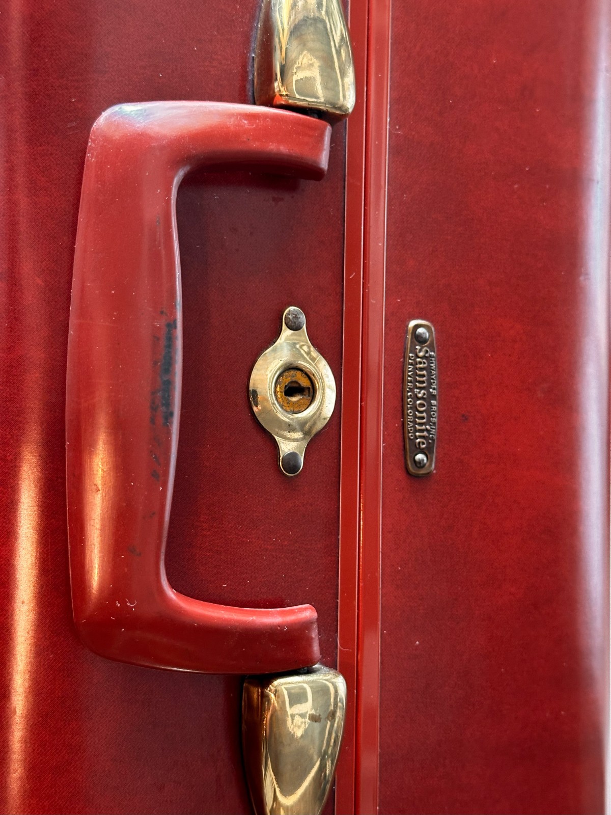 VTG Large 18×26″ Brown Leather Hard Side Suitcase Brass Latches NICE! Has No Key