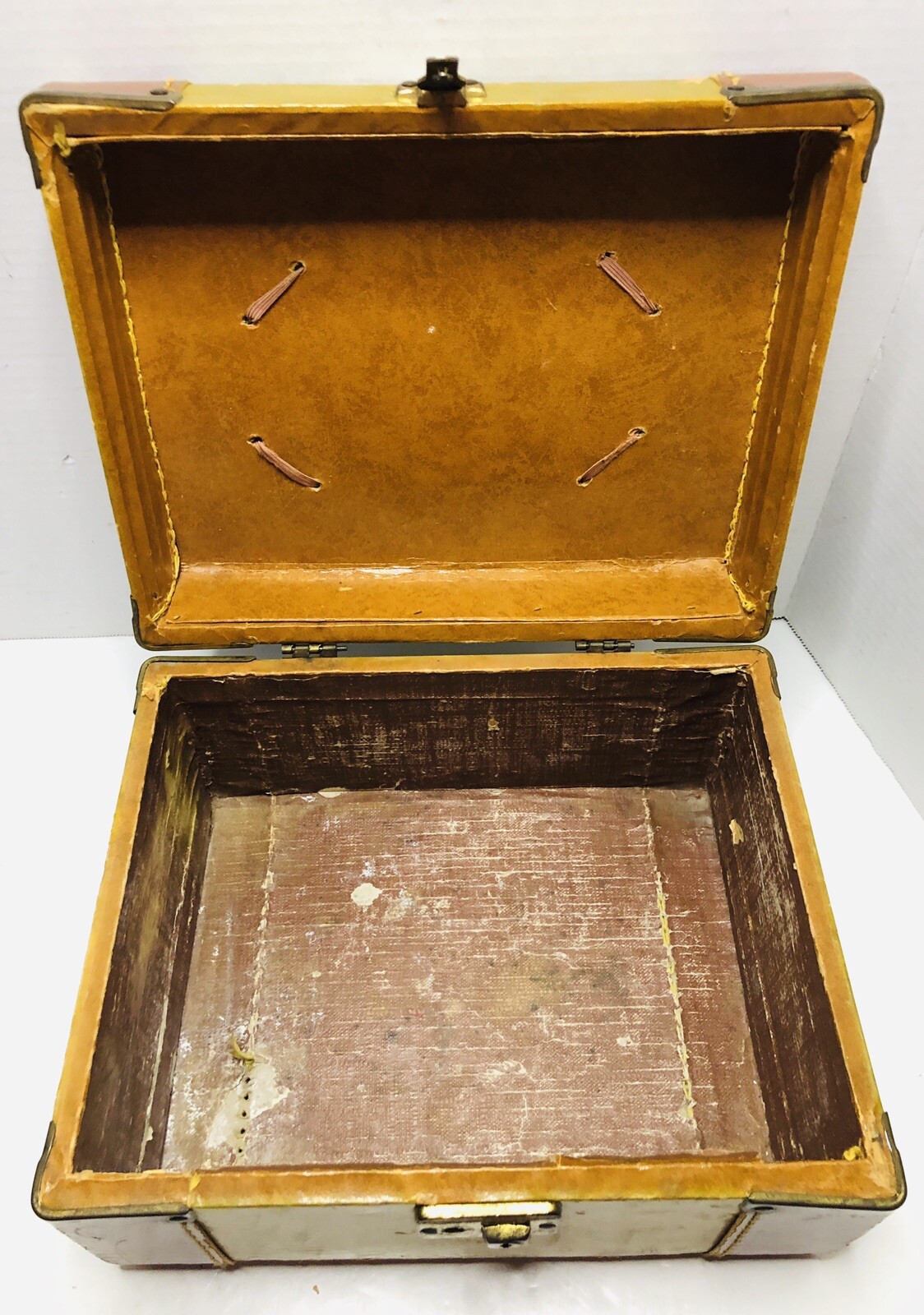 Vintage Hard Shell Train Travel Makeup Case Luggage Faux Leather