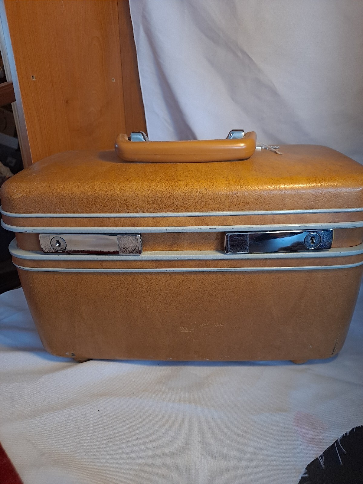 Samsonite “Profile”Vtg Womens Tan Train Case, mirror, lock, key & Makeup Tray