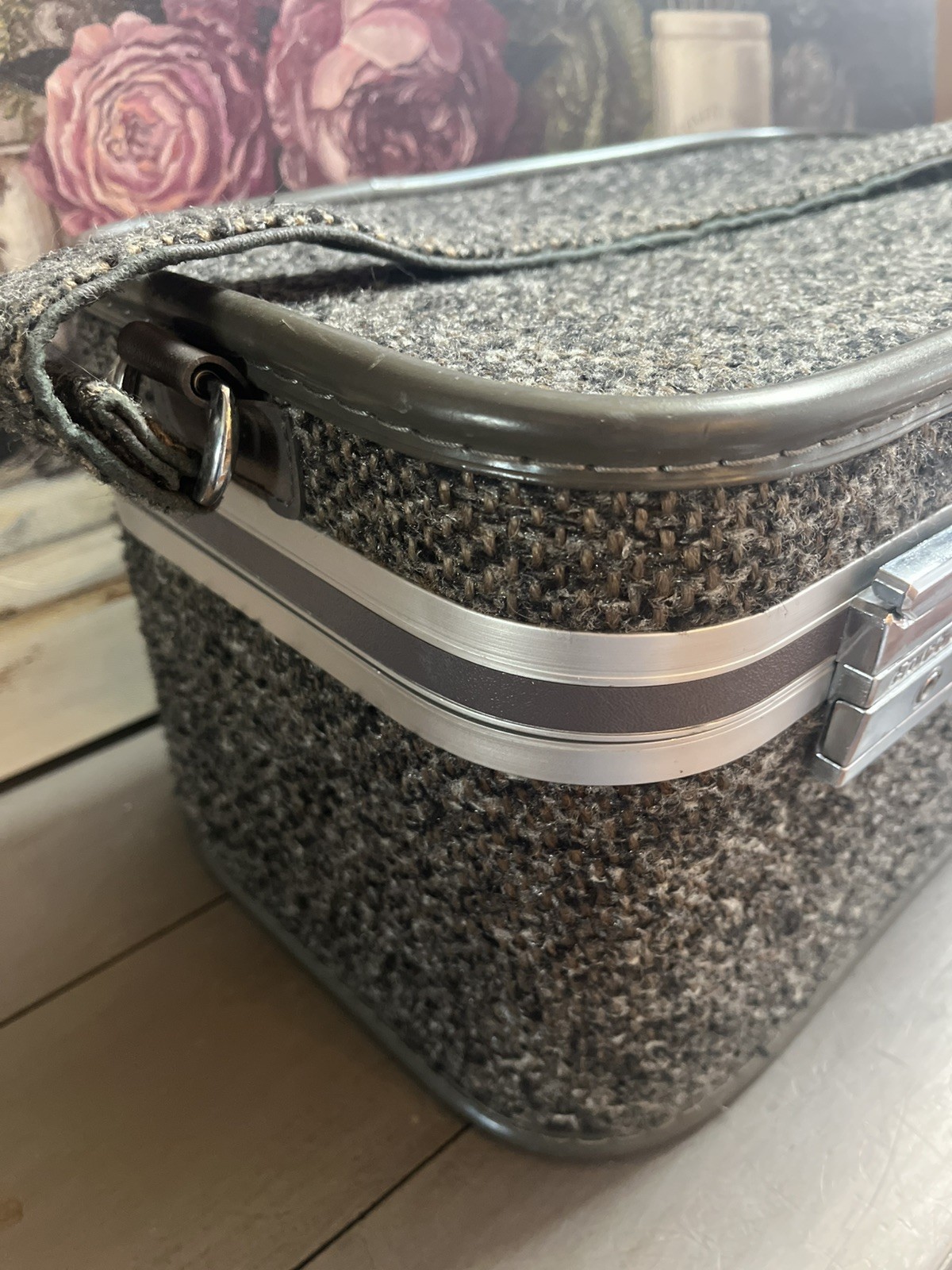 Amelia Earhart Vintage Luggage Make Up Train/Travel Case Grey/ Black Tweed