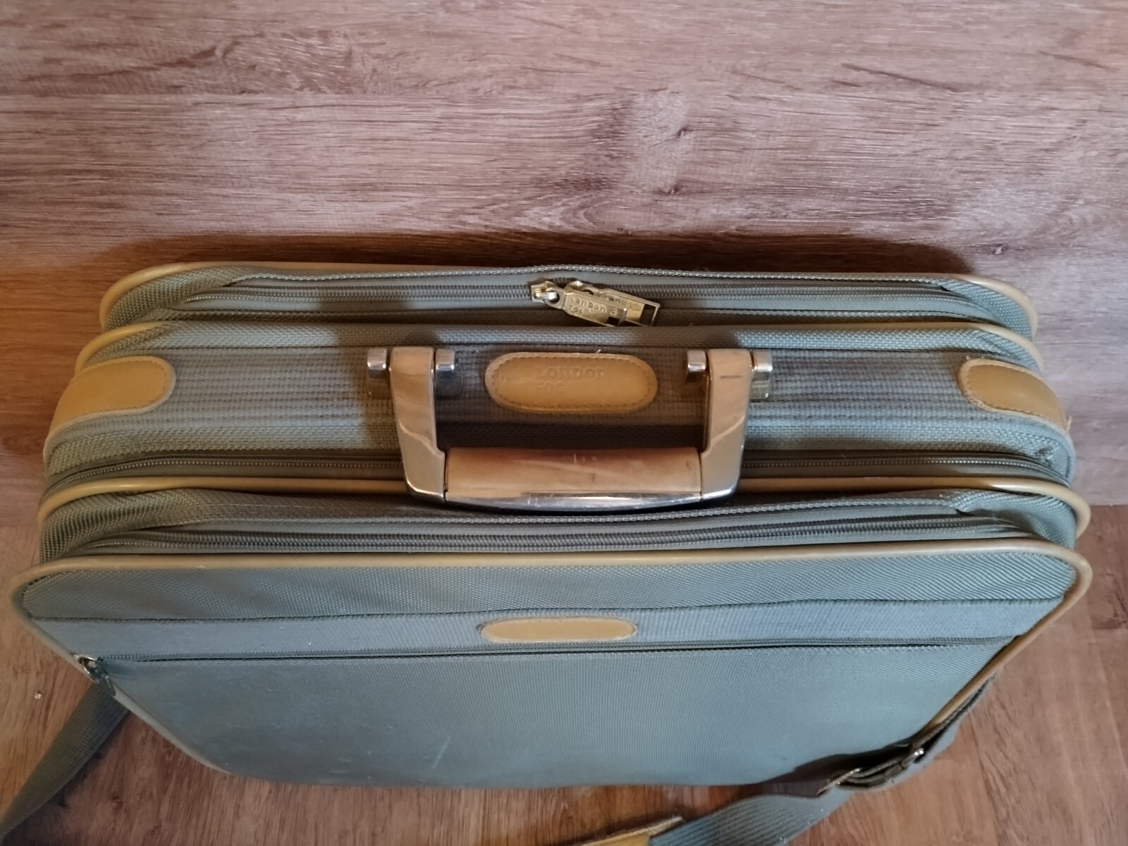 Vintage London Fog Carry On Traincase Overnight Luggage, Shoulder Strap