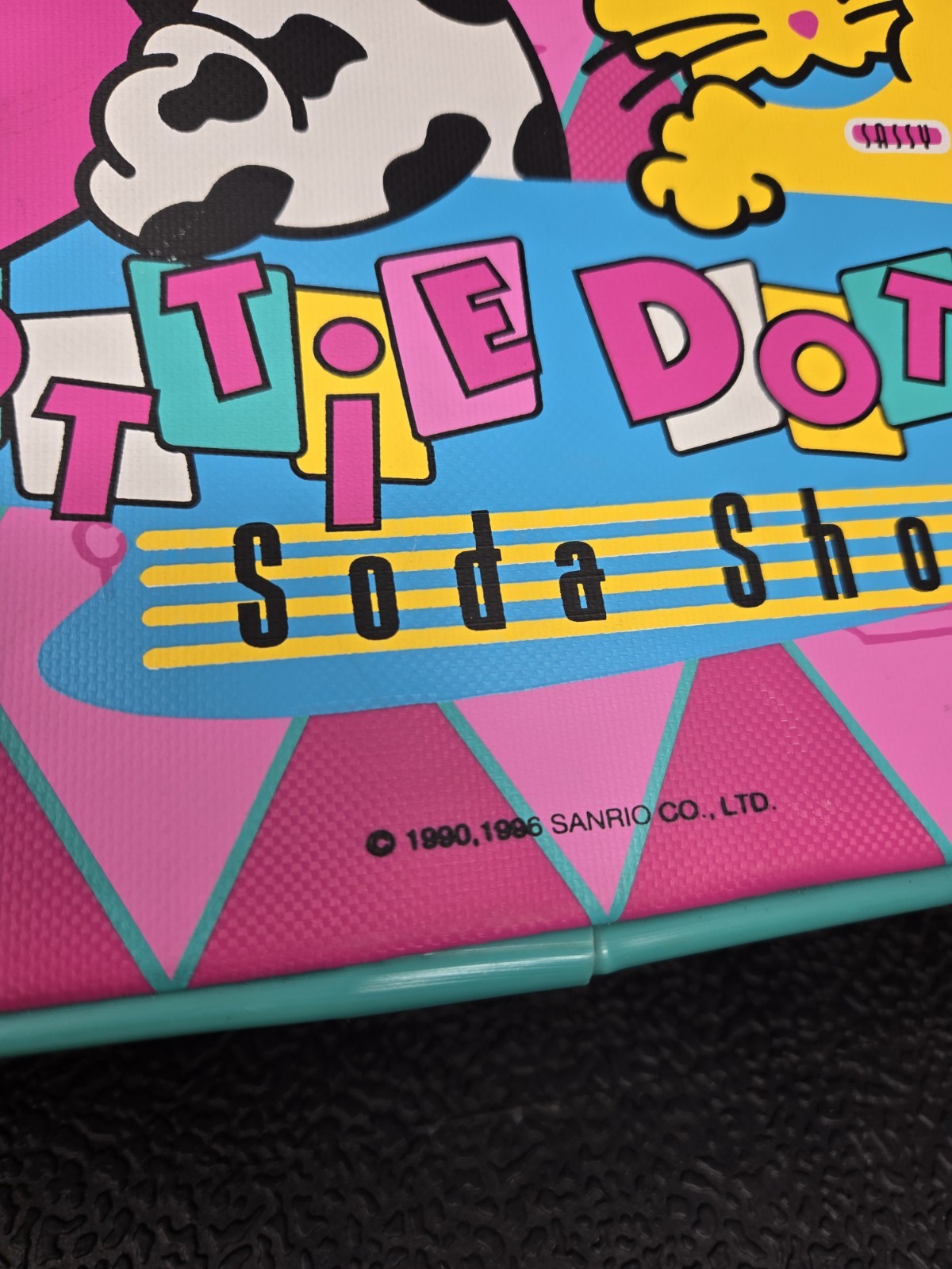 VTG 1996 Spottie Dottie Sassy SANRIO Pink Soda Shoppe Luggage Suitcase Carryon