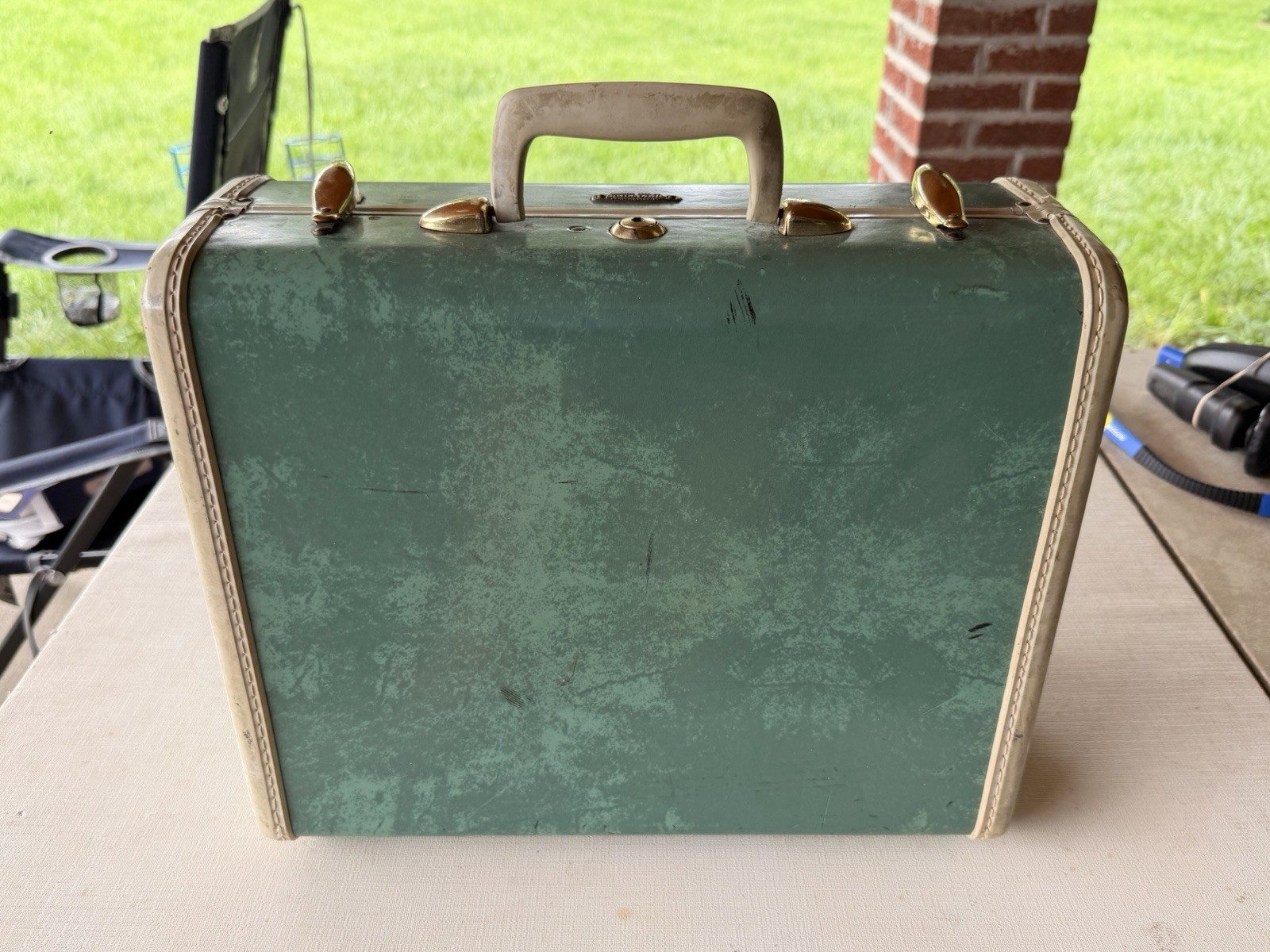 True Vintage 1960s Green Hard-Sided Suitcase 40L, Extra Compartments