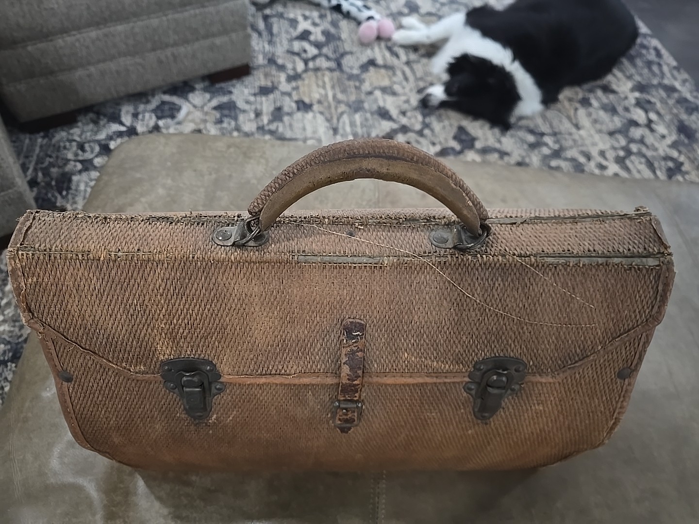 Vintage woven expandable doctors bag 16 by 10 1/2 by 7 inches