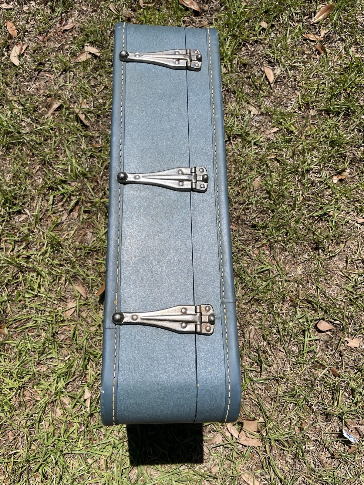 Vintage 1960s Monarch Luggage Blue Hard Shell Suitcase NO KEY 21 x 16 x 5.5”