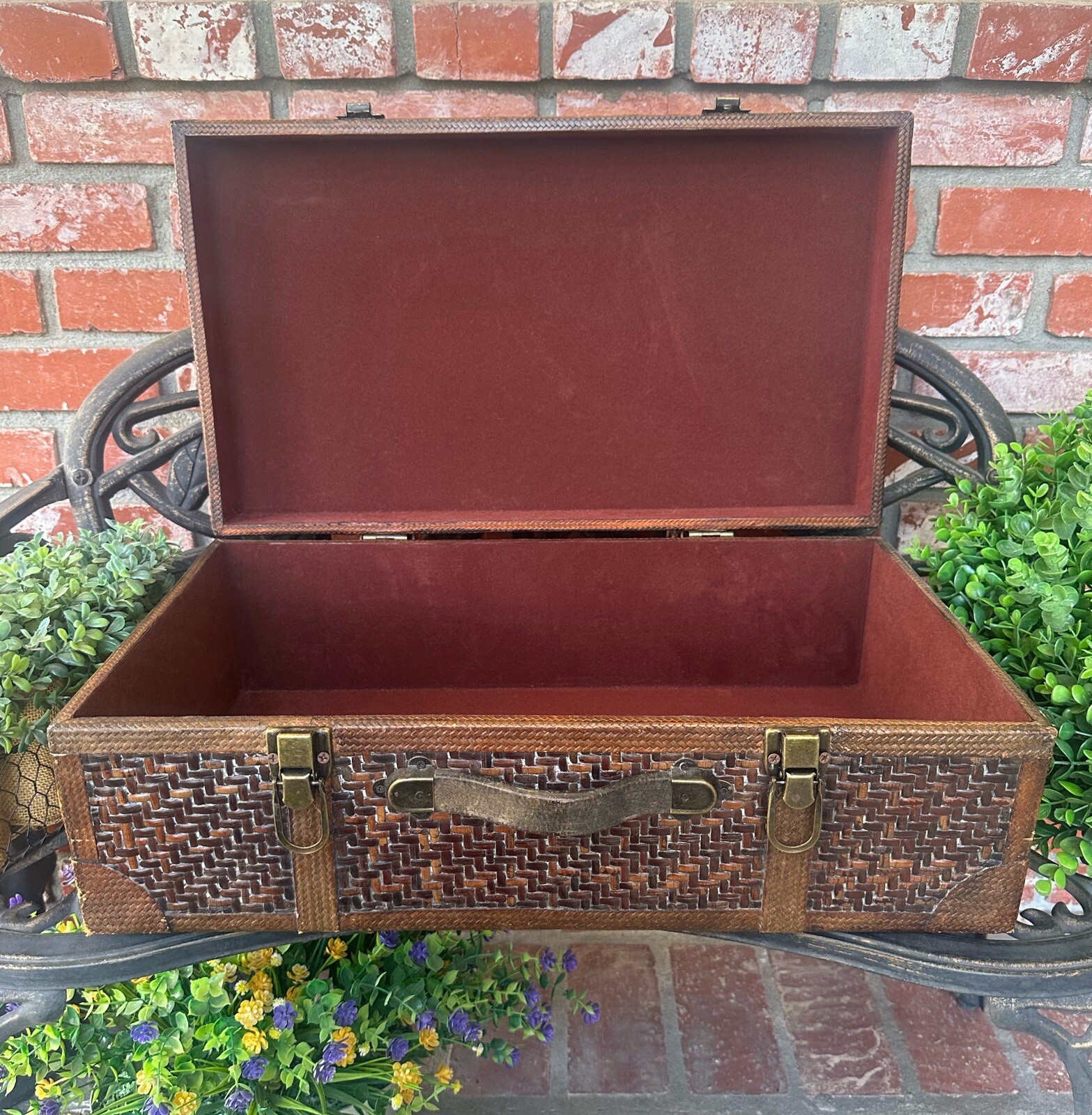 Vintage Woven Rattan Design Wood Case; Brown W/Handle & Latches; Felt Interior