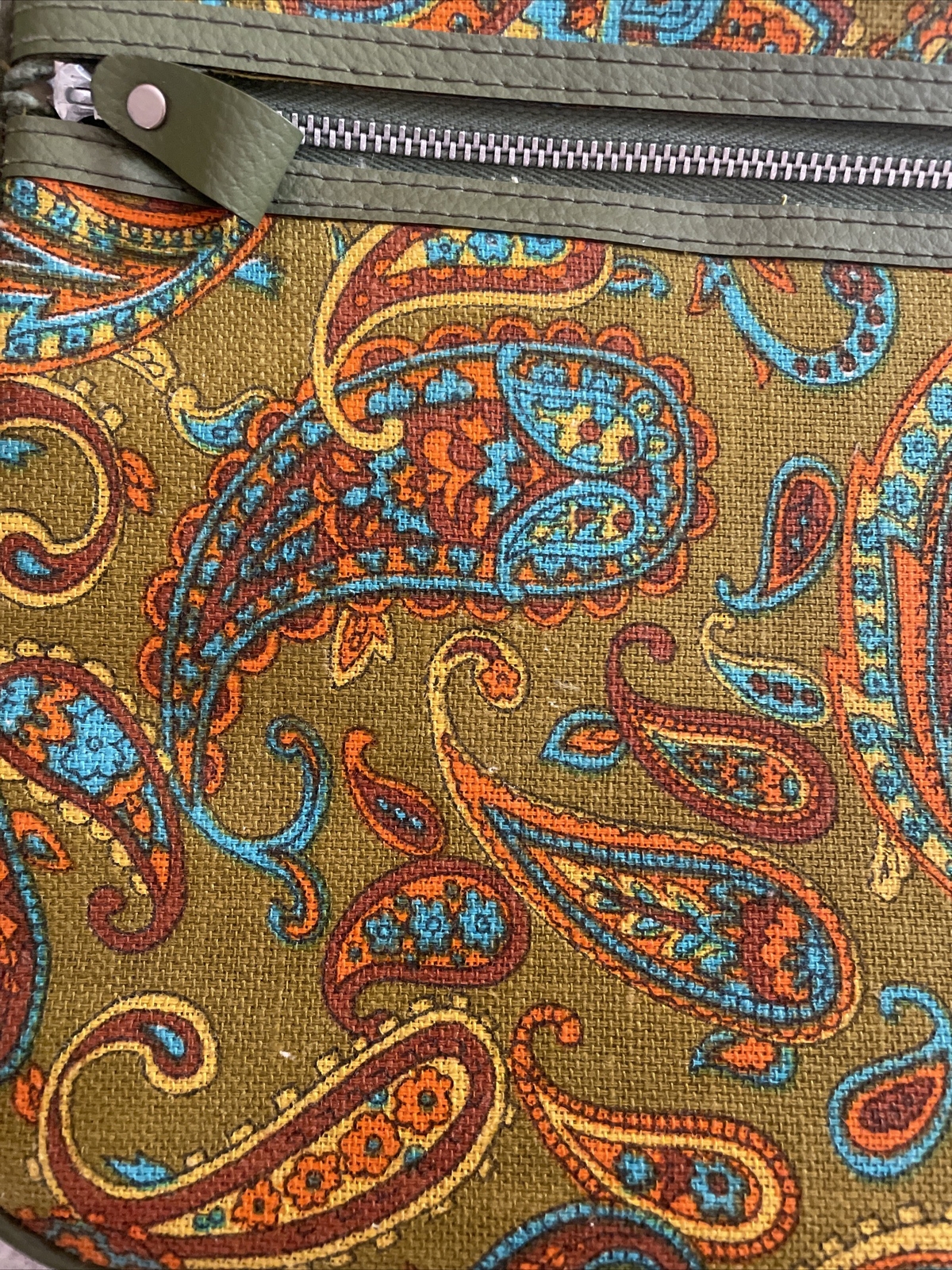 VTG 1970s Bantam Travelware Mod Suitcase Unique Paisley Canvas Olive Green FUN
