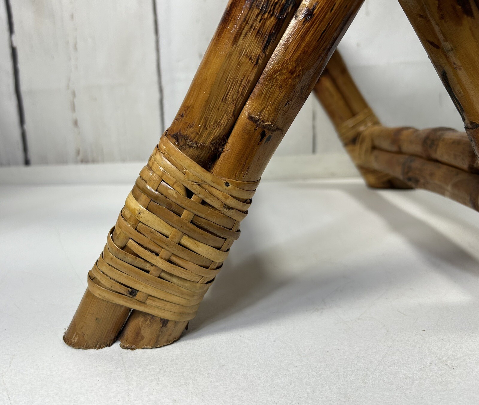 RARE VINTAGE HEAVY DUTY CHINOISERIE FOLDING BAMBOO/RATTAN LUGGAGE/SUITCASE RACK