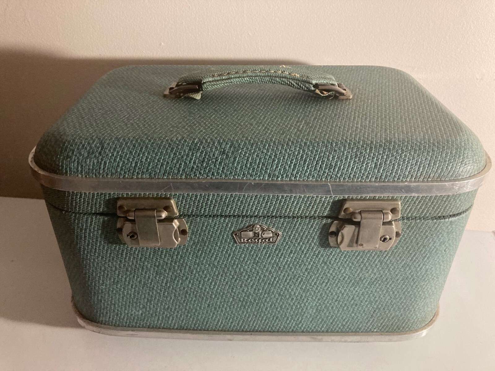 Mid Century Royal Chicago Train Case /Overnight Case Turquoise
