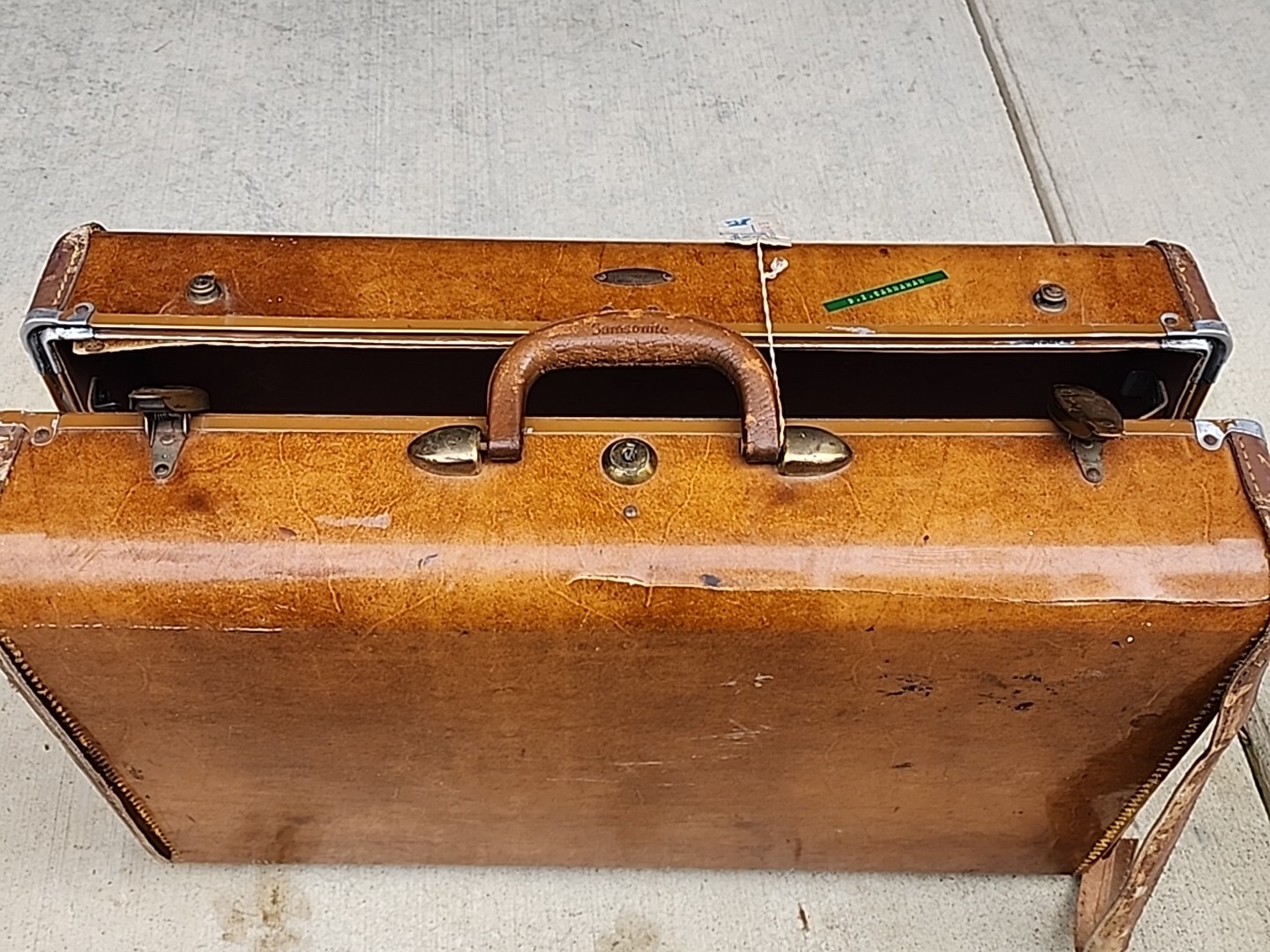 Vtg Samsonite Shwayder Tan Makeup Vanity Streamline Luggage hard Case No KEY