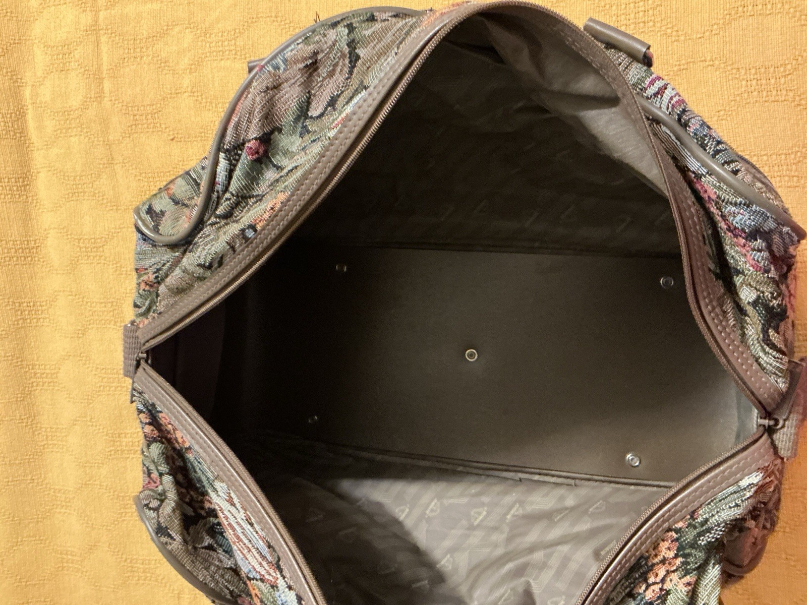 Jordache VINTAGE Floral Tapestry Duffle Bag Weekender Canvas EUC
