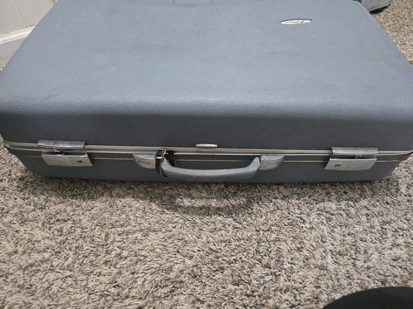 Vintage Sears Forecast Suitcase Gray – Hard Case Luggage 20″ No Key