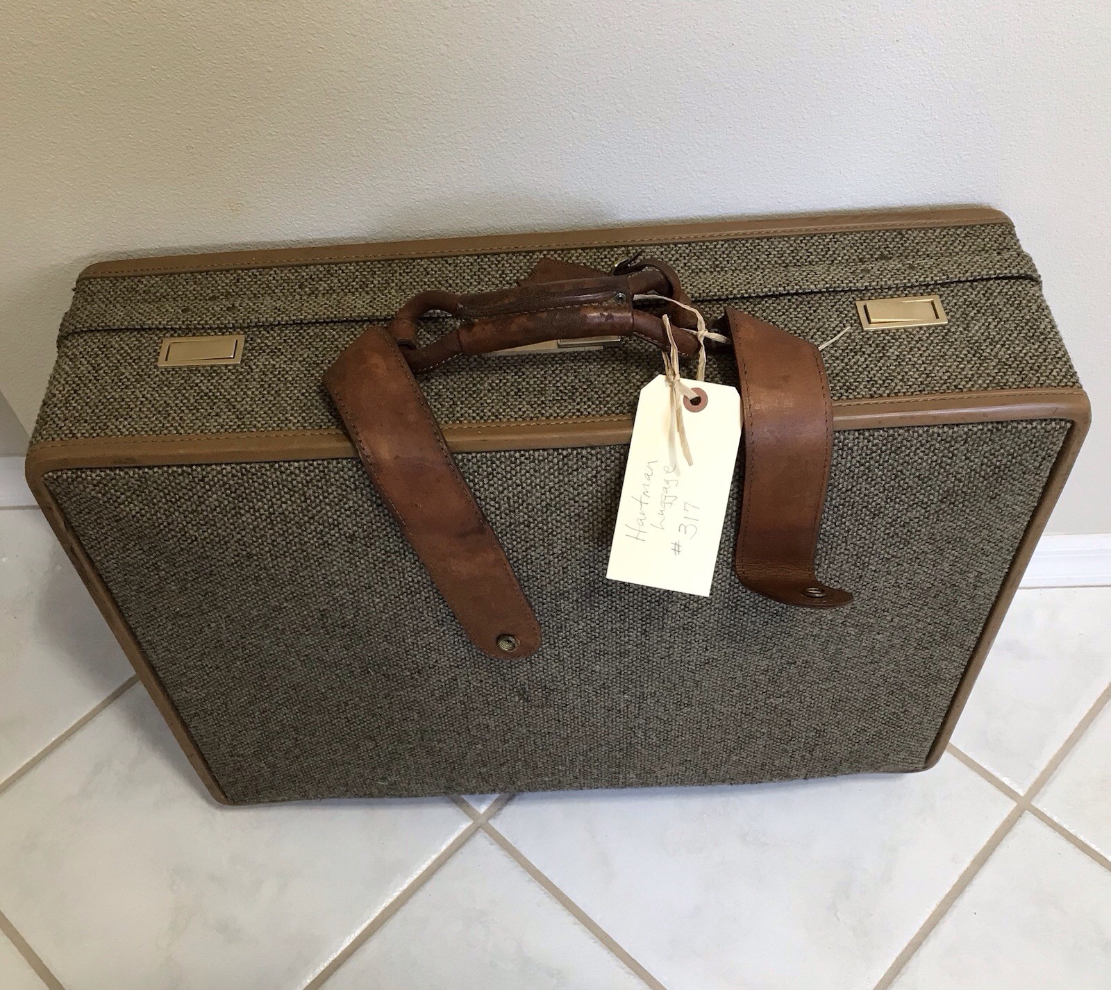 Vintage HARTMANN LUGGAGE Tweed with Leather Suitcase 24”X 19”X 7” READ