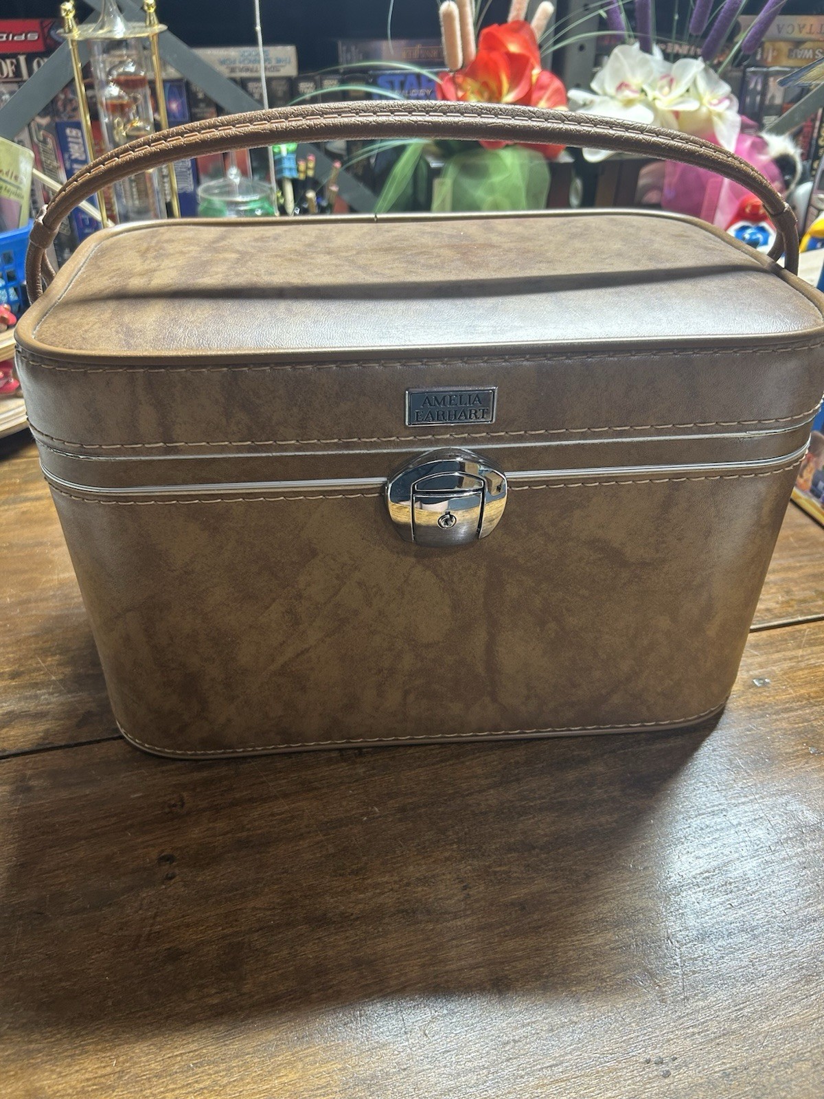 Vintage Amelia Earhart Brown Train Case Travel Luggage & Overnight Bag w/Box
